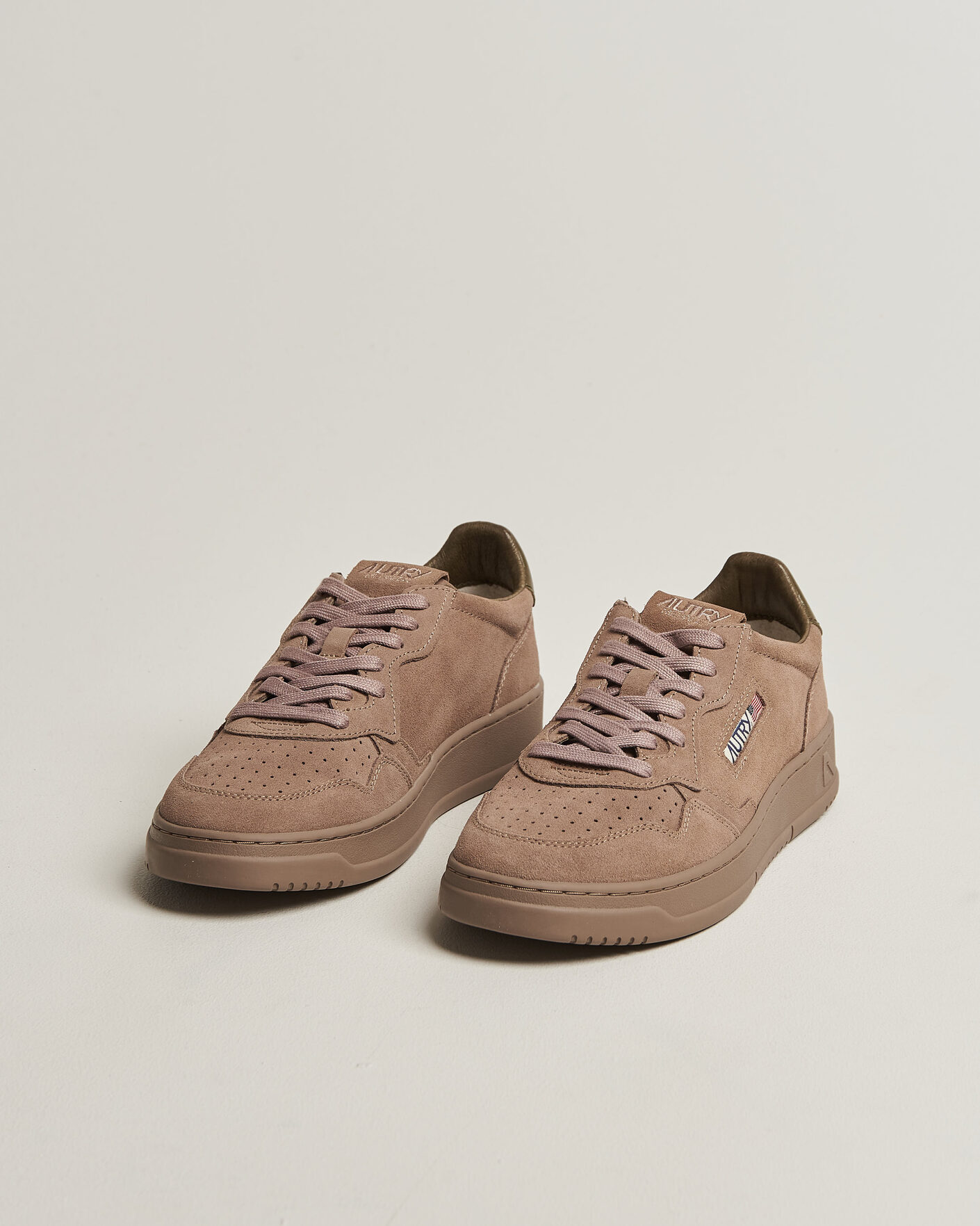 Mies | Tennarit | Autry | Medalist Low Suede Sneaker Antilope