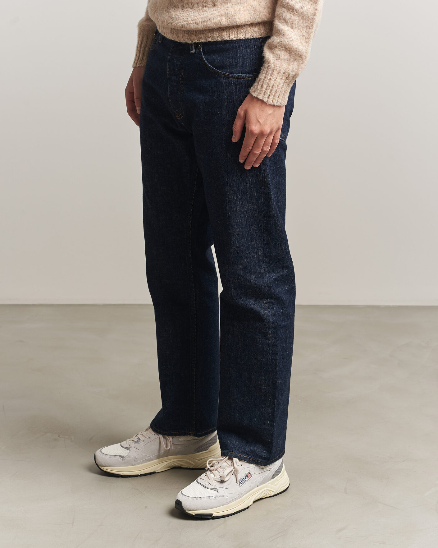 Mies | Tennarit | Autry | Hyperway Low Suede Running Sneaker Light Grey