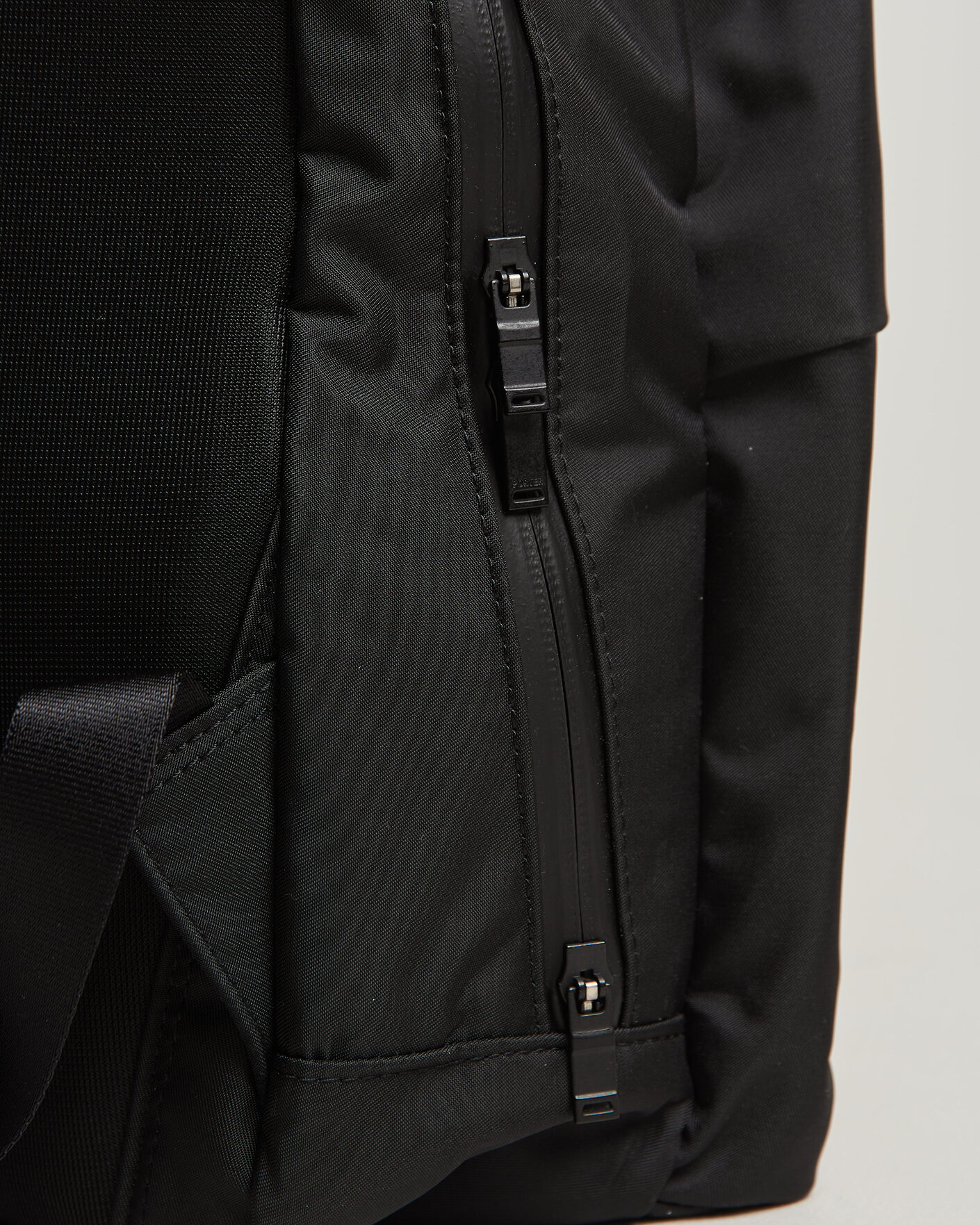 Mies | Laukut | Porter-Yoshida & Co. | View Daypack Black