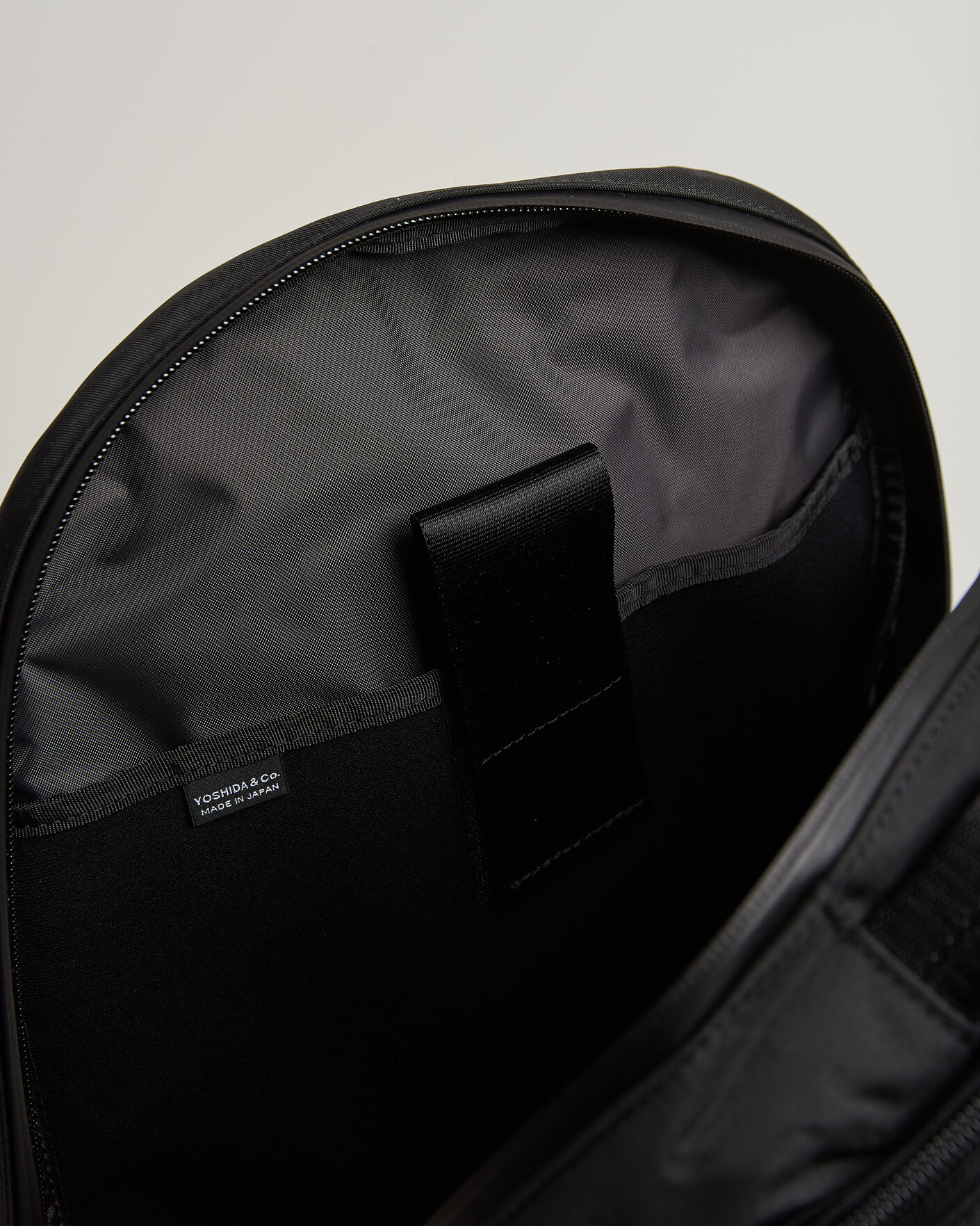 Mies | Laukut | Porter-Yoshida & Co. | View Daypack Black