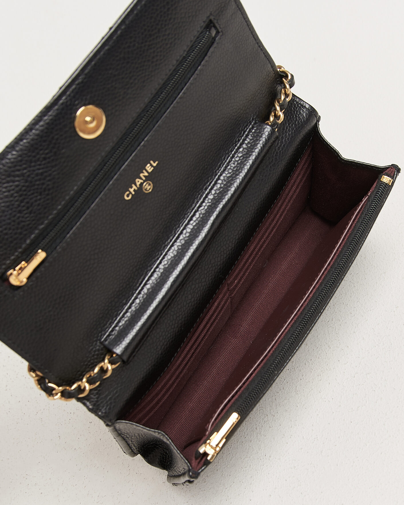 Mies | Pre-Owned & Vintage Bags | Chanel Pre-Owned | Wallet On Chain Caviar Leather Black