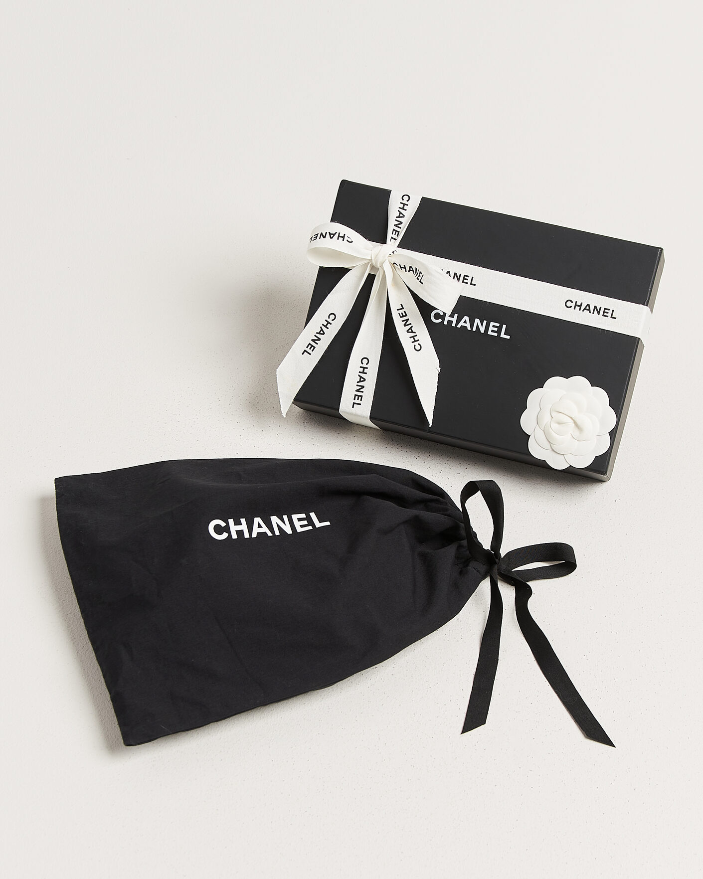 Mies | Pre-Owned & Vintage Bags | Chanel Pre-Owned | Wallet On Chain Caviar Leather Black