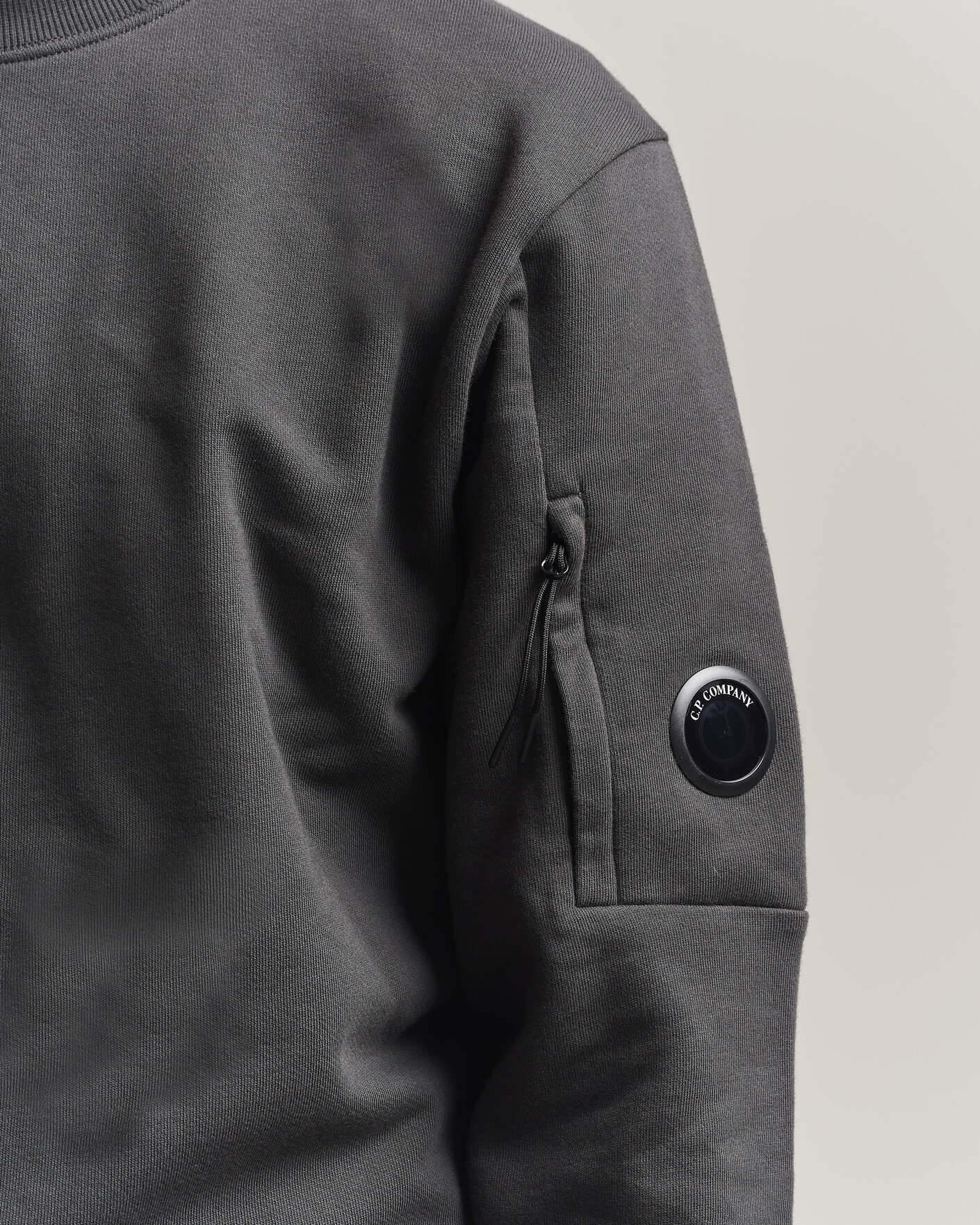 Mies | Puserot | C.P. Company | Diagonal Raised Fleece Lens Sweatshirt Dark Grey