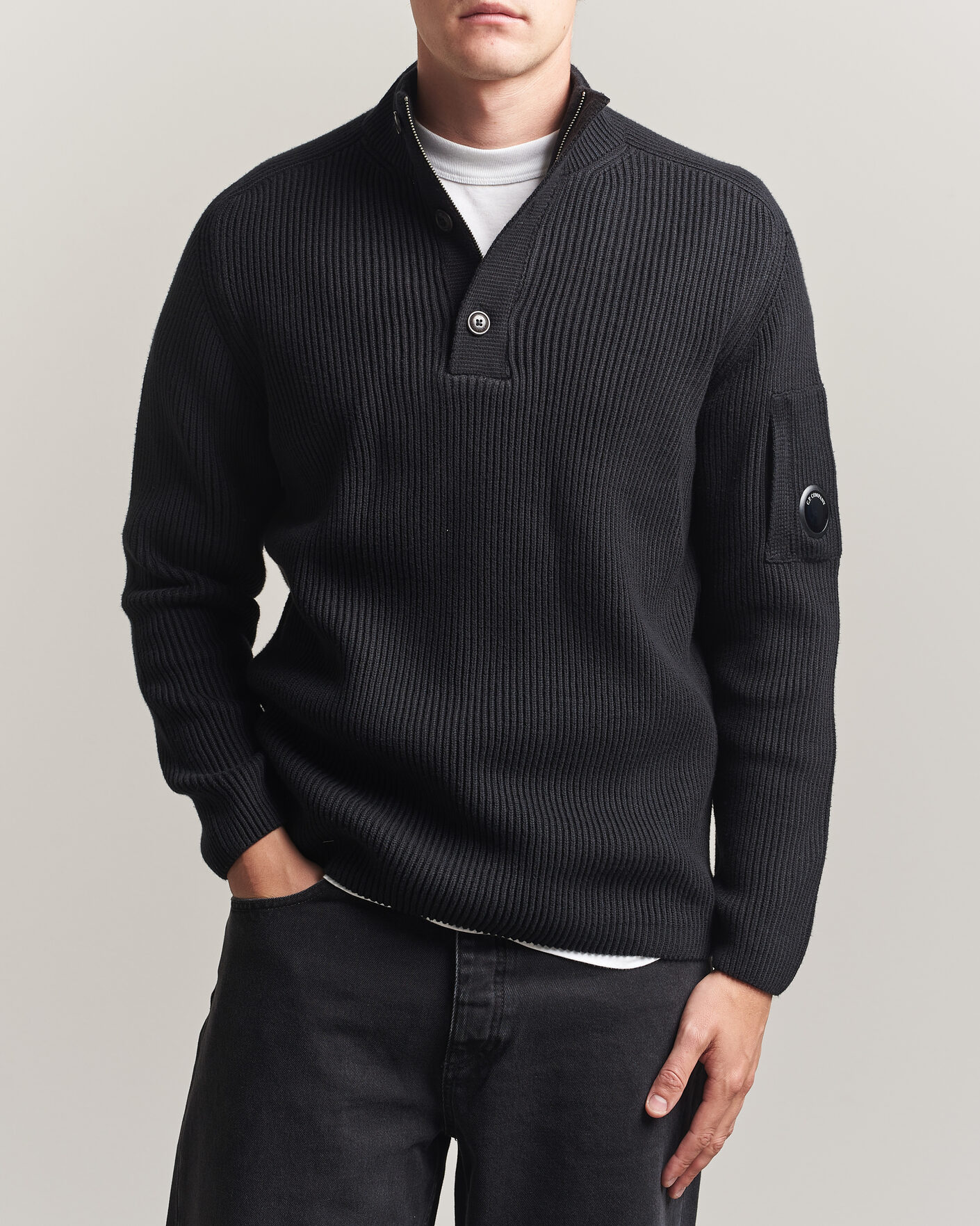 Mies | Puserot | C.P. Company | Full Rib Knitted Cotton Half Button Black