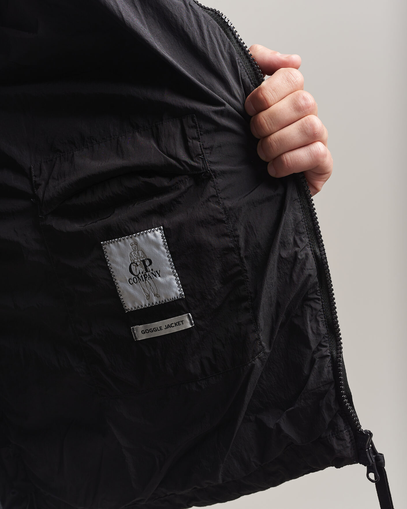 Mies | Takit | C.P. Company | Chrome-R Goggle Down Jacket Black