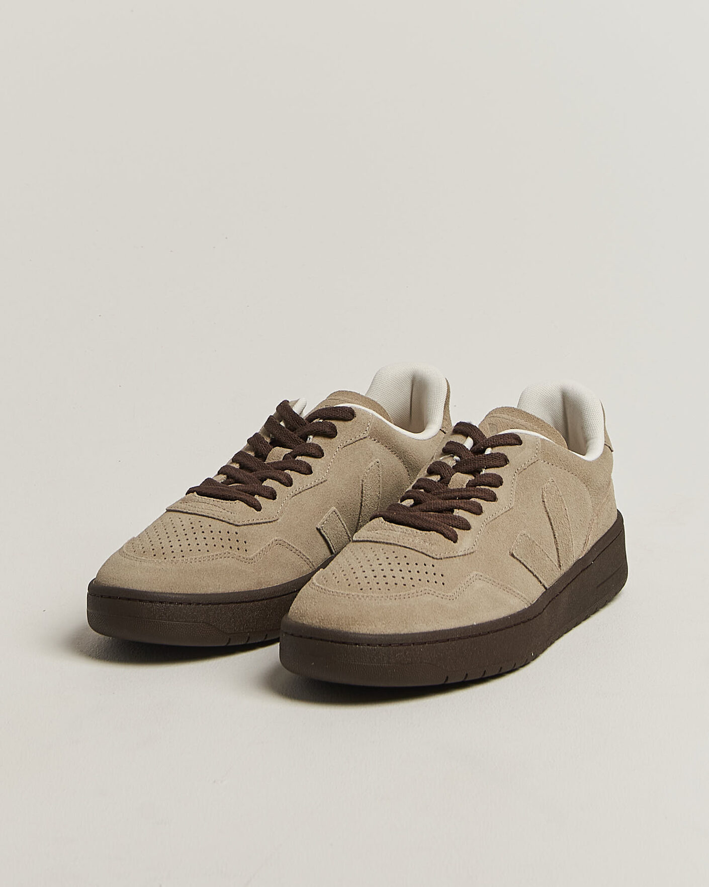 Mies | Tennarit | Veja | V-90 Suede Sneaker Taupe/Eagle