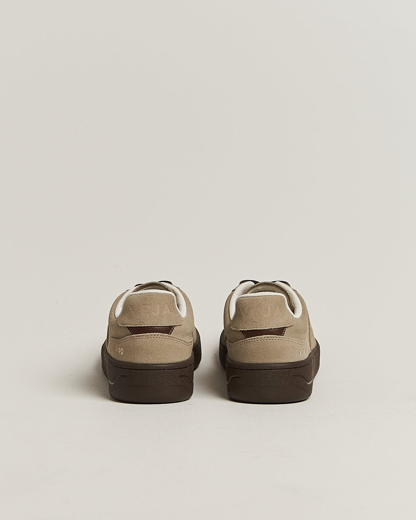 Mies | Tennarit | Veja | V-90 Suede Sneaker Taupe/Eagle