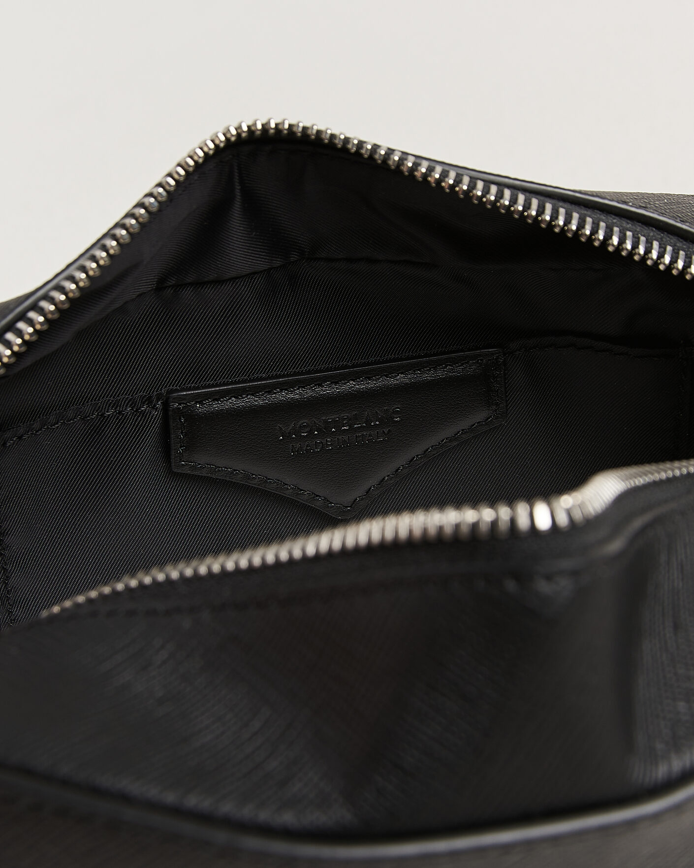 Mies | Laukut | Montblanc | Small Toiletry Clutch Sartorial Leather Black