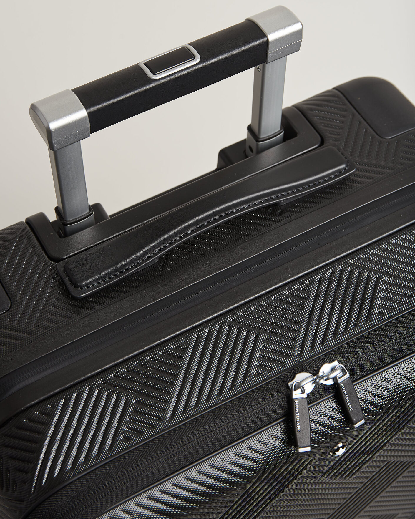 Mies | Laukut | Montblanc | #MY4810 Extreme 3.0 Cabin with Pocket Black