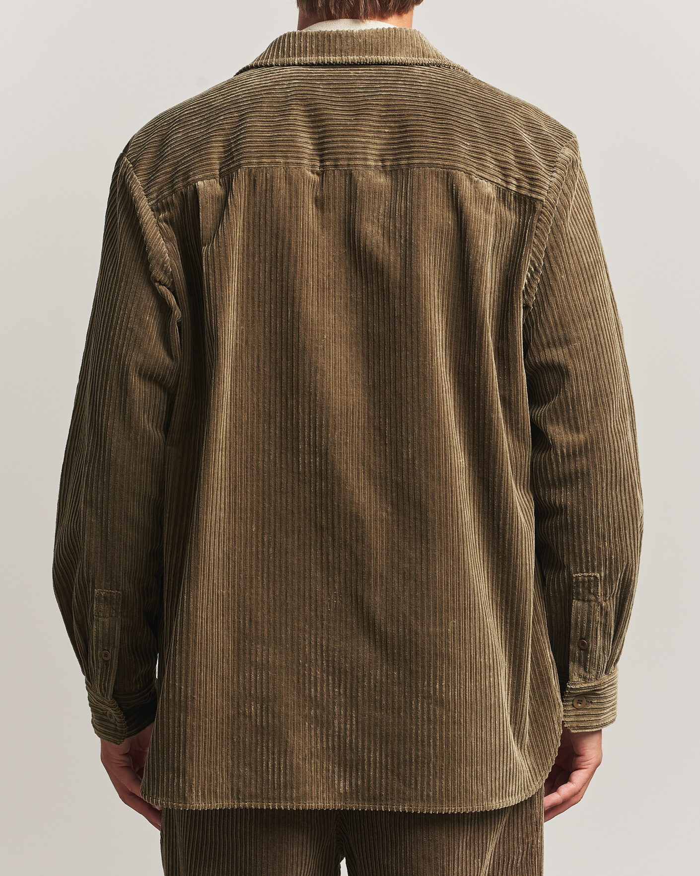 Mies | Kauluspaidat | A.P.C. | Mateo Corduroy Overshirt Taupe