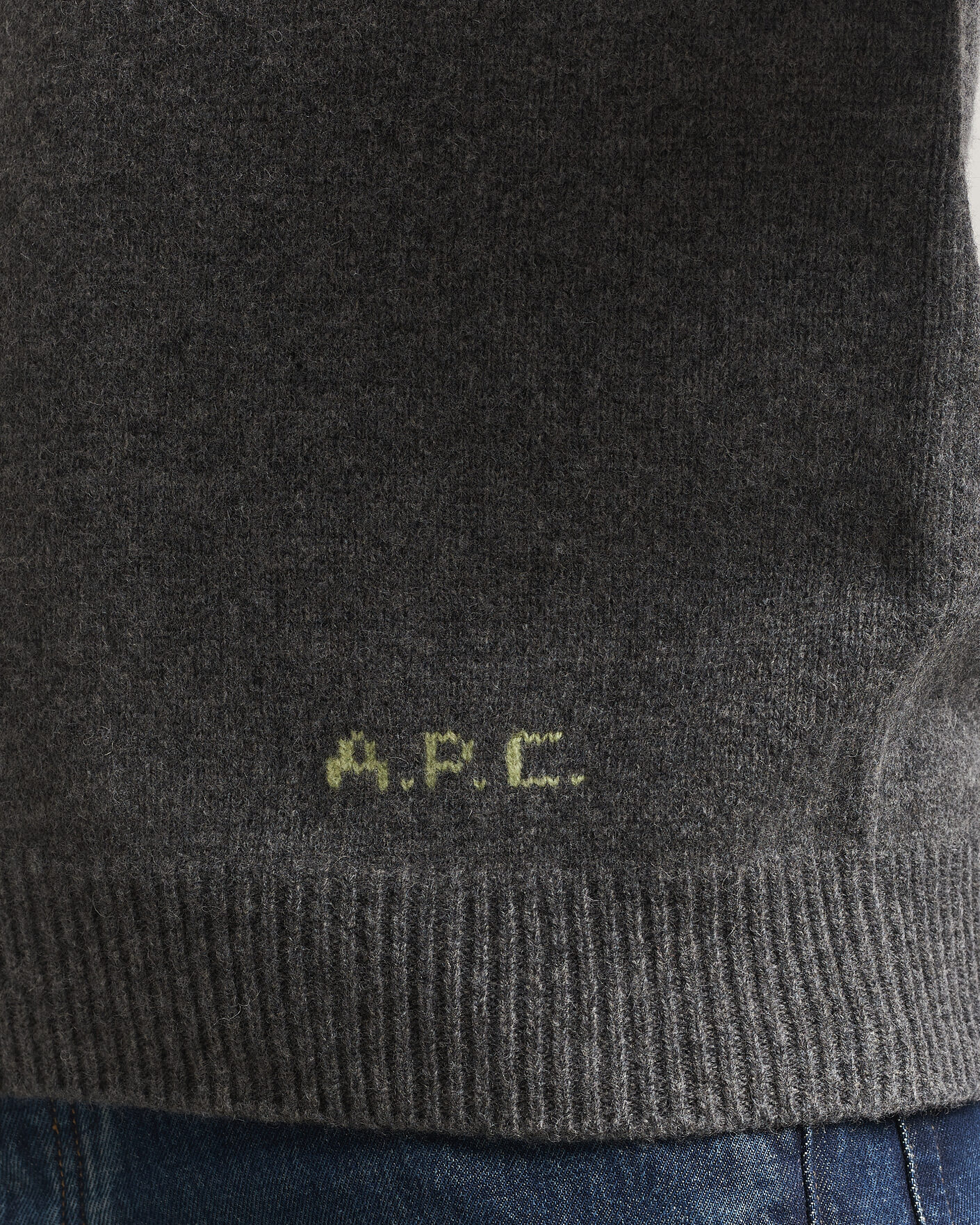 Mies | Puserot | A.P.C. | Edmond Wool Knitted Sweater Anthracite Melange