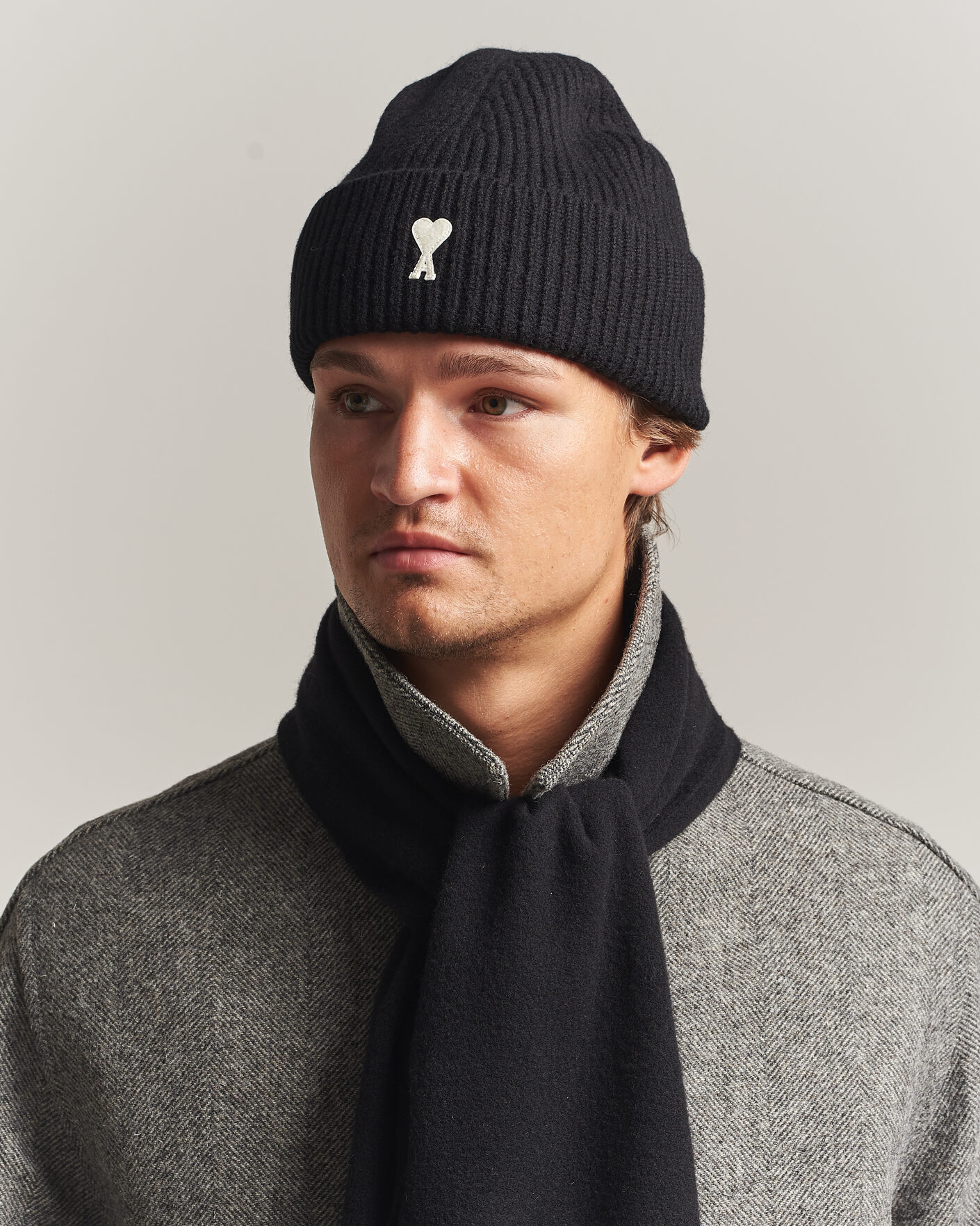 Mies | Pipot | AMI | Contrasted Heart Logo Beanie Black
