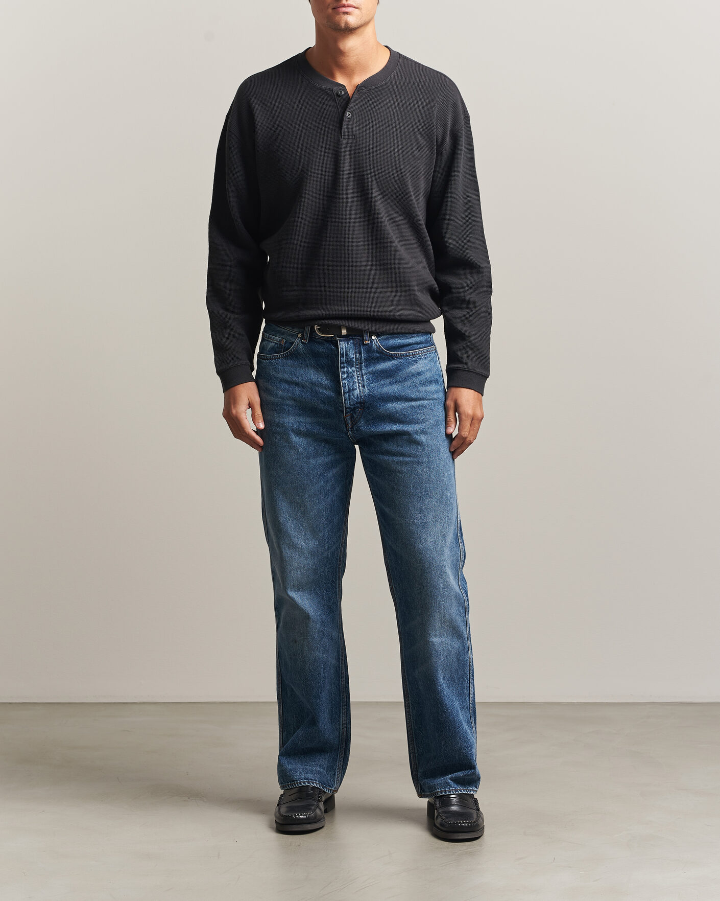 Mies | Puserot | Levi's | Relaxed Henley Mineral Black
