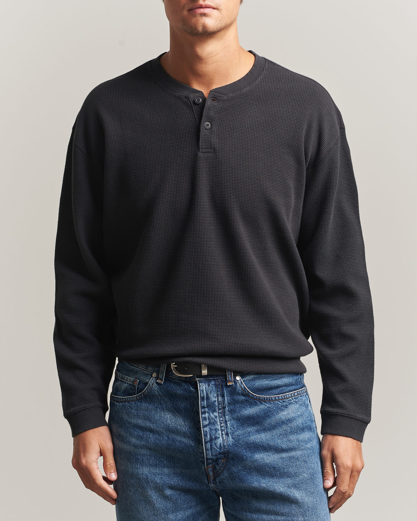 Mies | Puserot | Levi's | Relaxed Henley Mineral Black