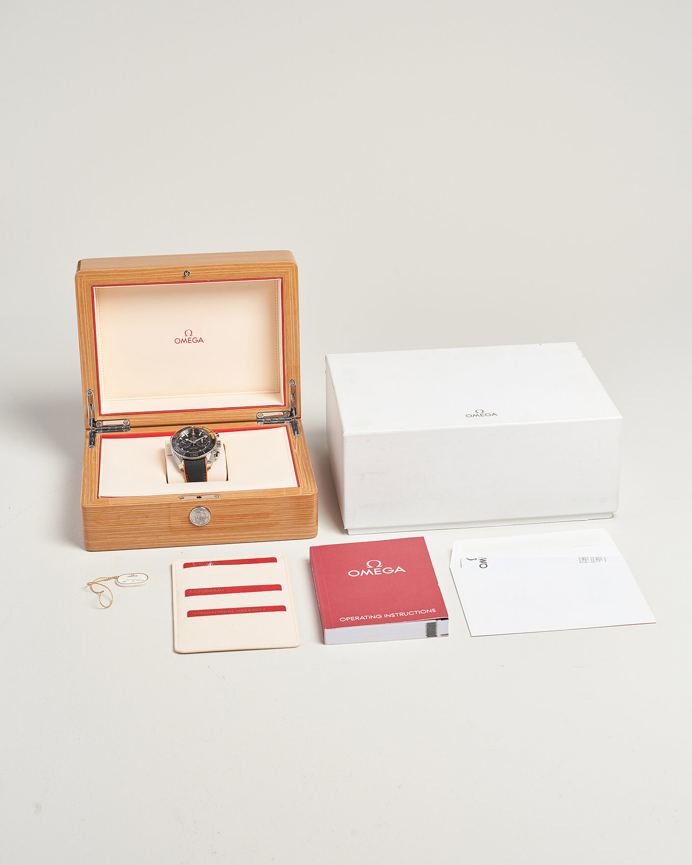 Mies | Pre-Owned & Vintage Watches | Omega Pre-Owned | Seamaster Planet Ocean Chronograph 600M