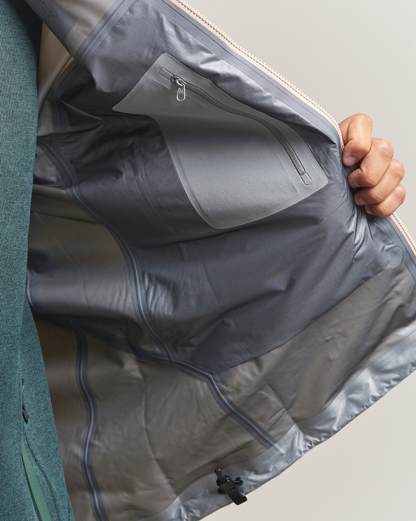 Mies | Takit | Arc'teryx | Beta Gore-Tex Jacket Sea Salt
