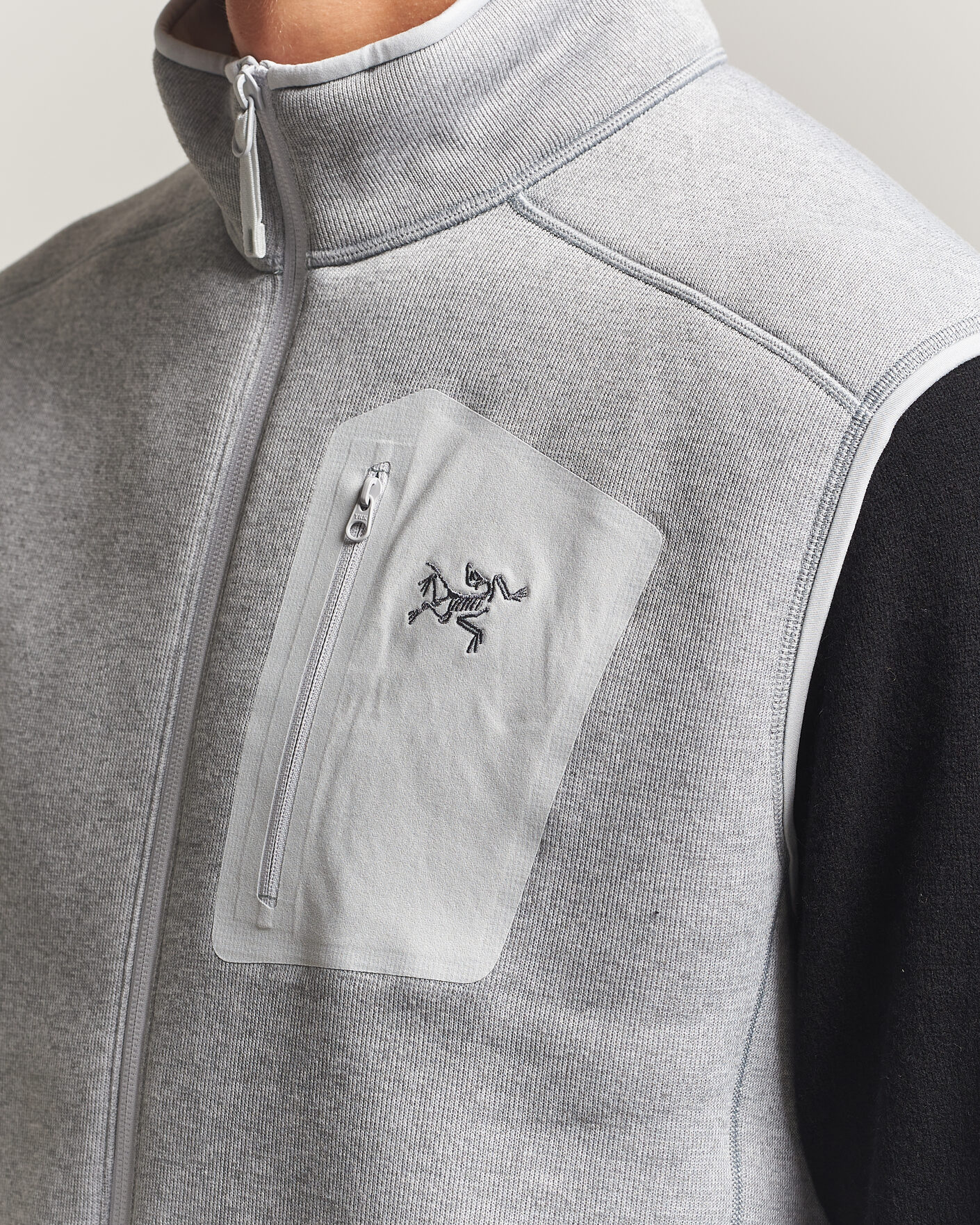 Mies | Puserot | Arc'teryx | Covert Vest Solitude Heather