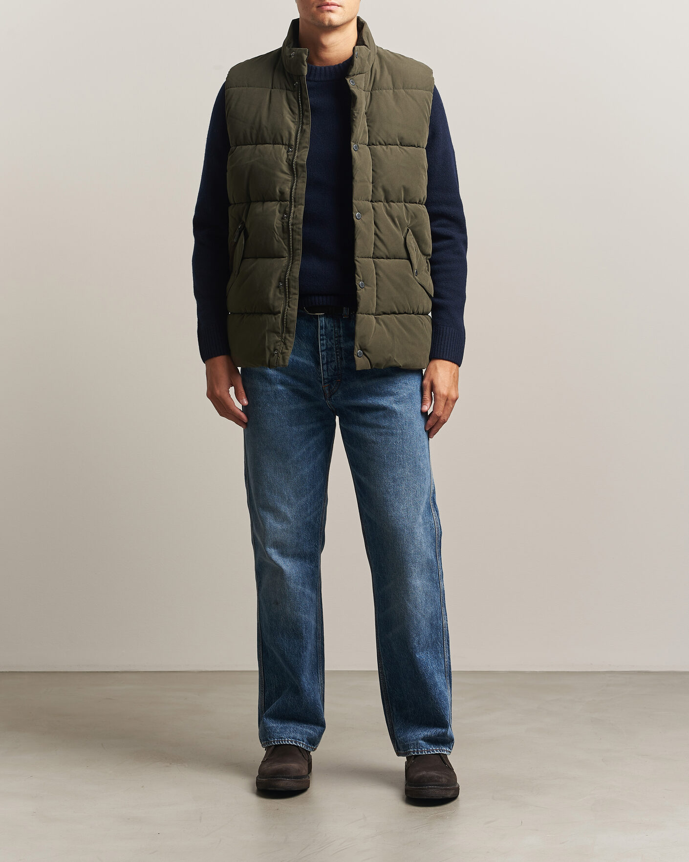 Mies | Ulkoliivit | Barbour Lifestyle | Powell Puffer Gilet Dark Sage