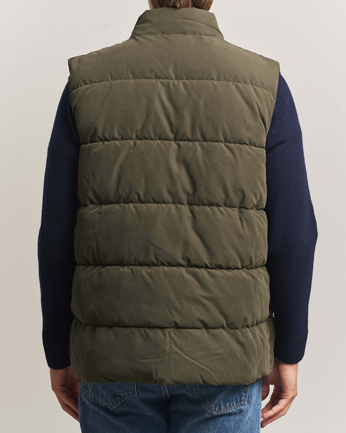 Mies | Ulkoliivit | Barbour Lifestyle | Powell Puffer Gilet Dark Sage