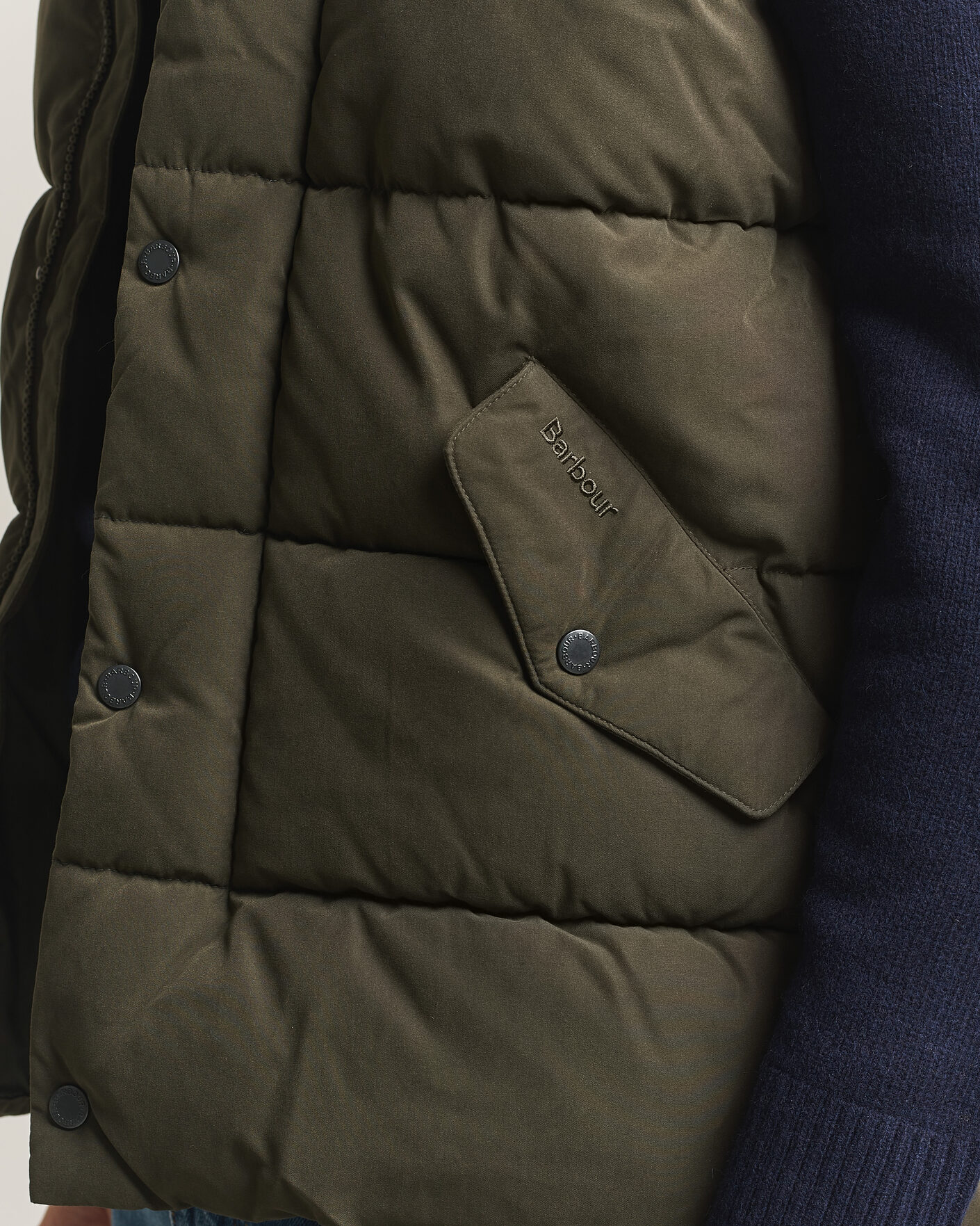 Mies | Ulkoliivit | Barbour Lifestyle | Powell Puffer Gilet Dark Sage