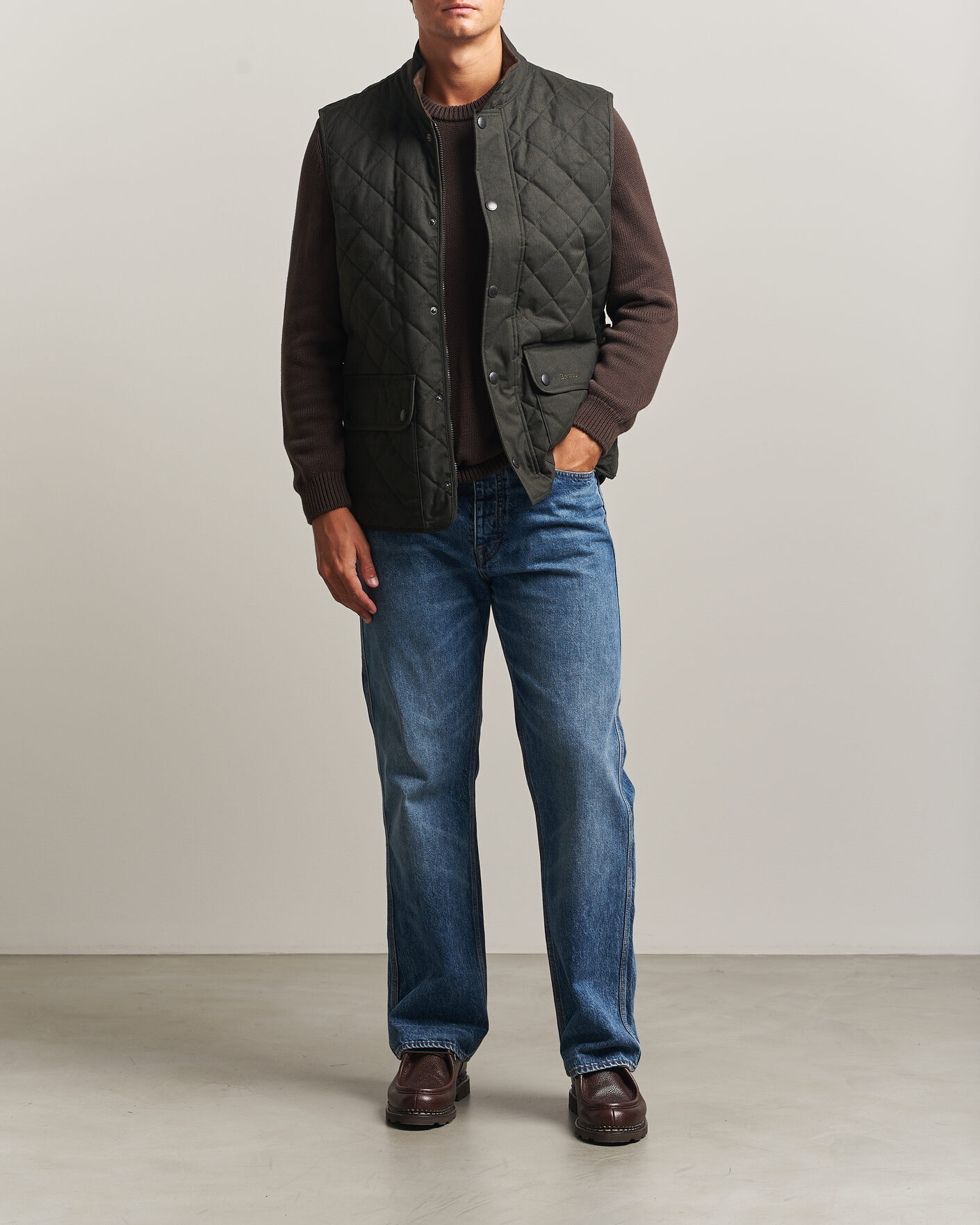 Mies | Ulkoliivit | Barbour Lifestyle | Lux Lowerdale Gilet Dark Sage