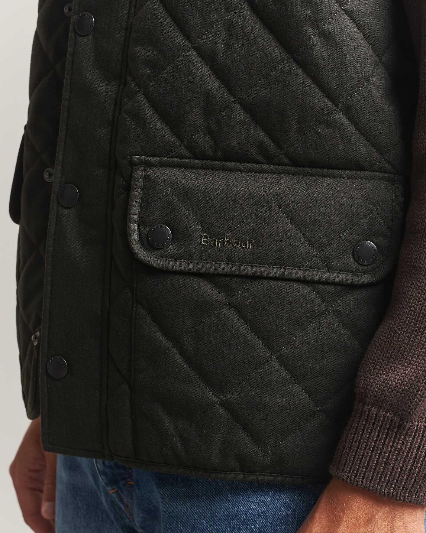 Mies | Ulkoliivit | Barbour Lifestyle | Lux Lowerdale Gilet Dark Sage