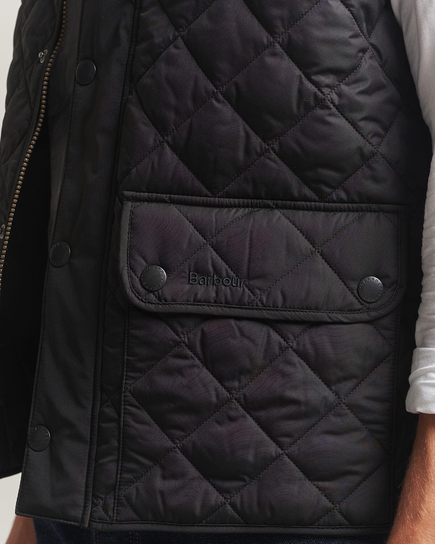 Mies | Ulkoliivit | Barbour Lifestyle | New Lowerdale Gilet Black