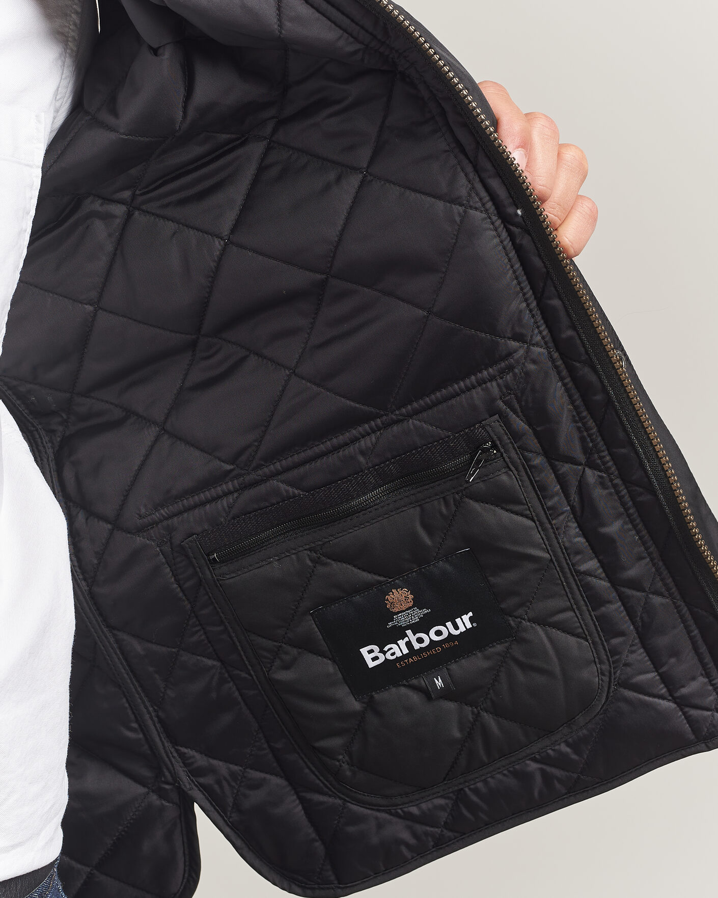 Mies | Ulkoliivit | Barbour Lifestyle | New Lowerdale Gilet Black