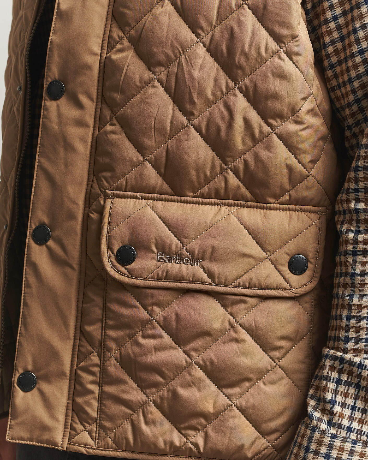 Mies | Ulkoliivit | Barbour Lifestyle | New Lowerdale Gilet Sandstone