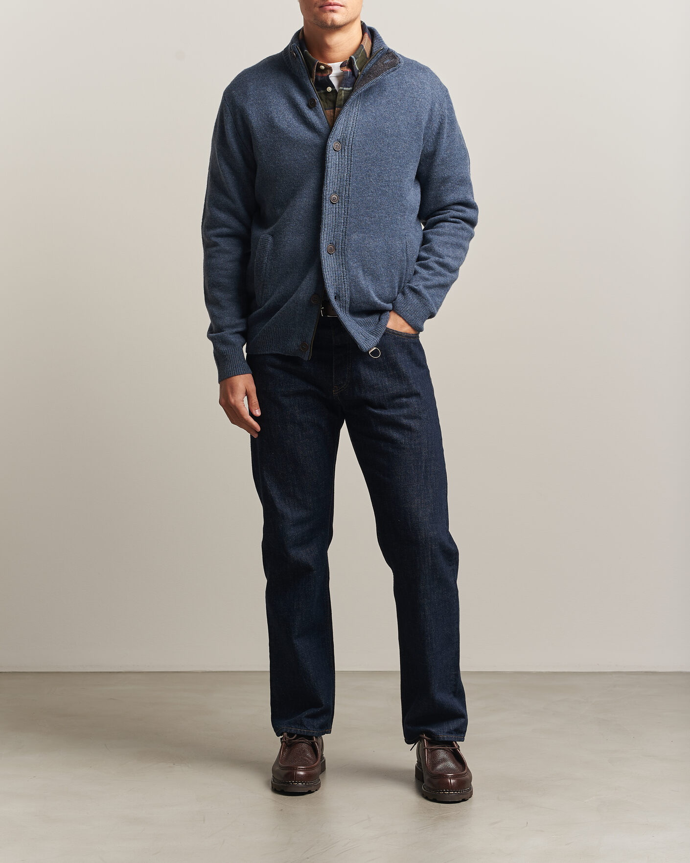 Mies | Puserot | Barbour Lifestyle | Essential Patch Zip Through Cardigan Dark Indigo