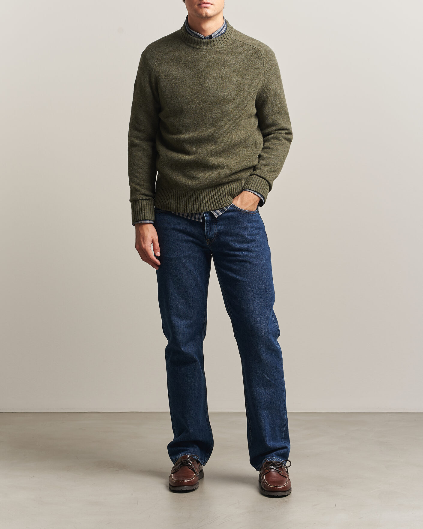 Mies | Puserot | Barbour Lifestyle | Newtown Lambswool Crewneck Olive