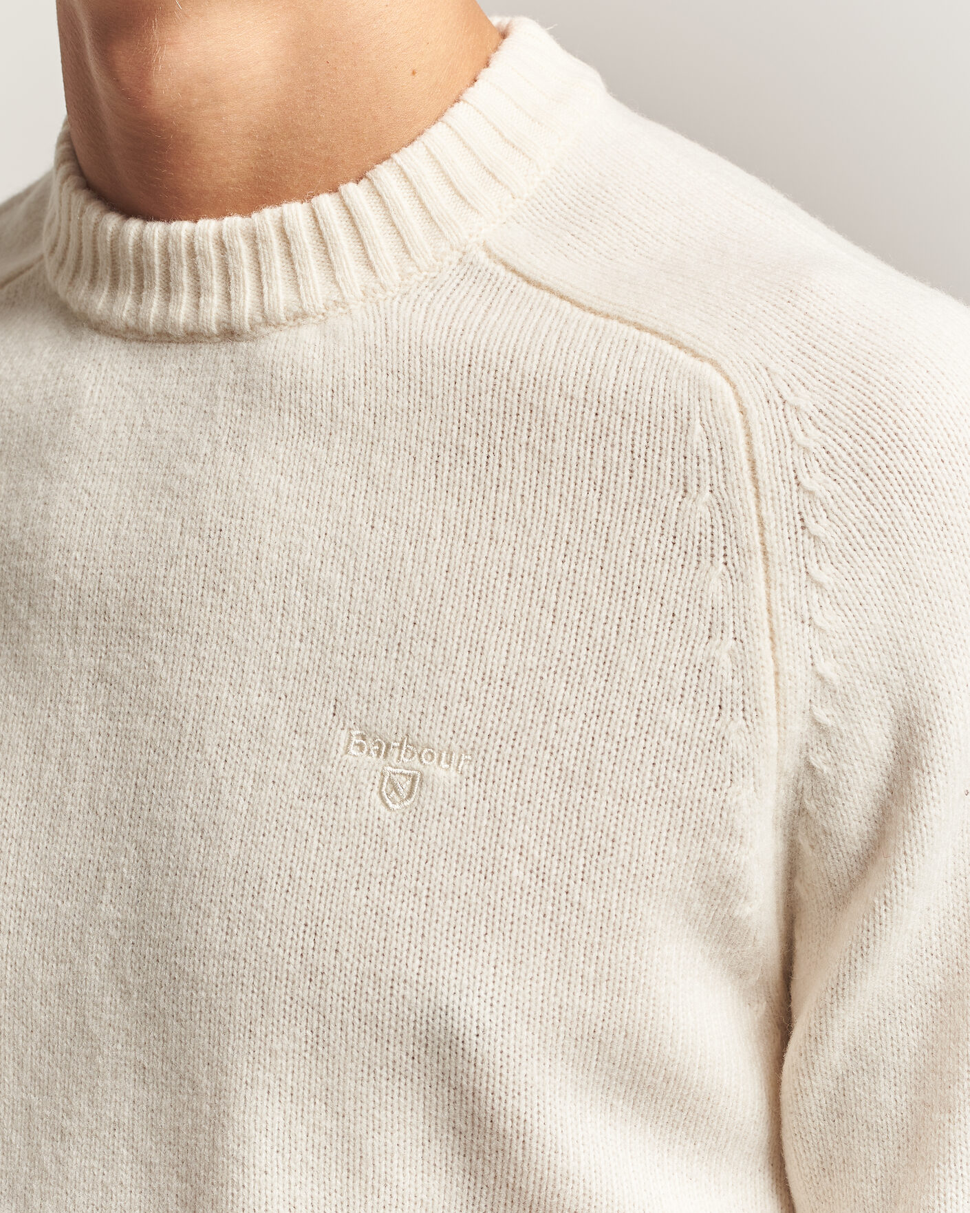 Mies | Puserot | Barbour Lifestyle | Newtown Lambswool Crewneck Antique White