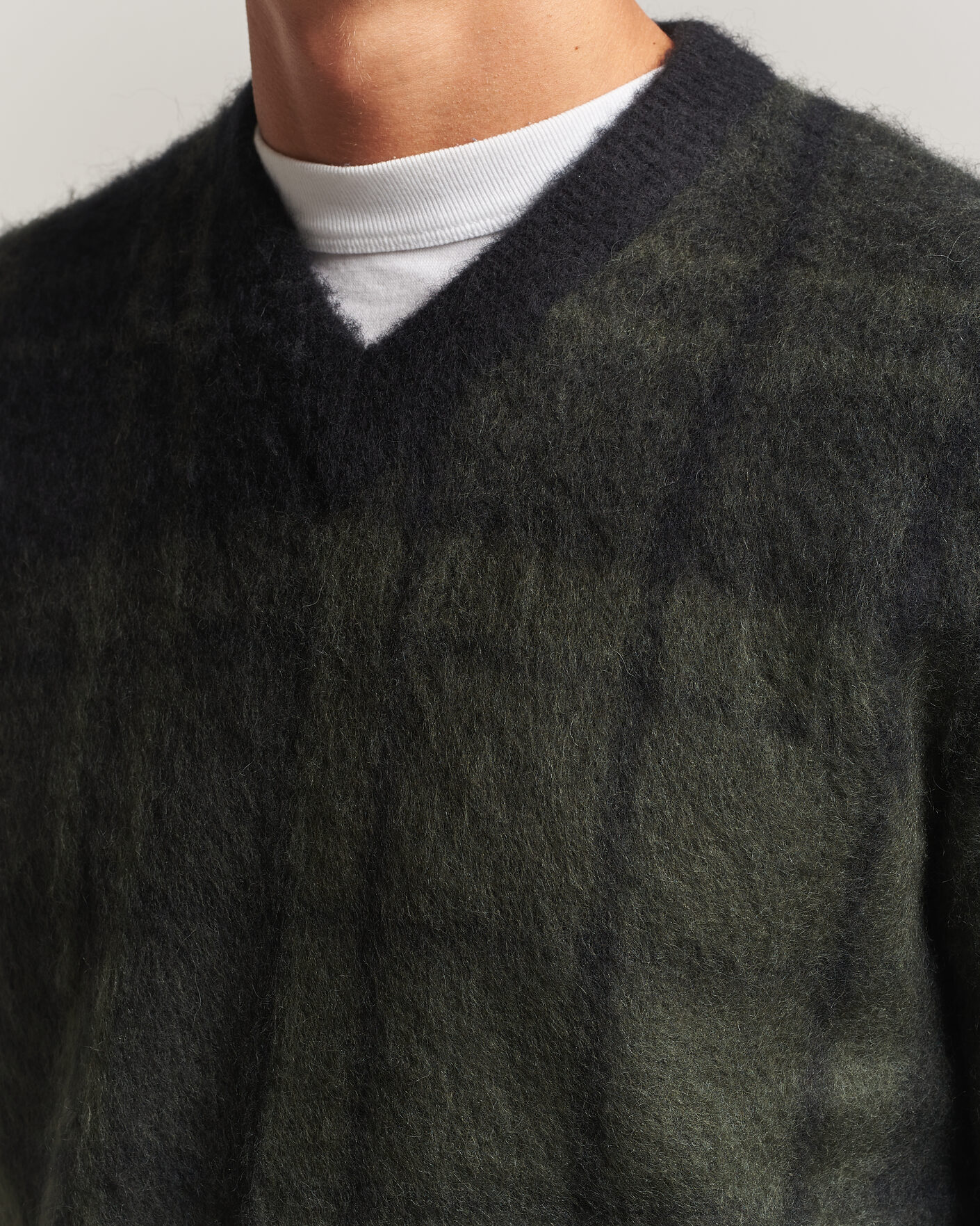 Mies | Puserot | Barbour Lifestyle | Hunham Tartan V-Neck Knitted Jumper Black