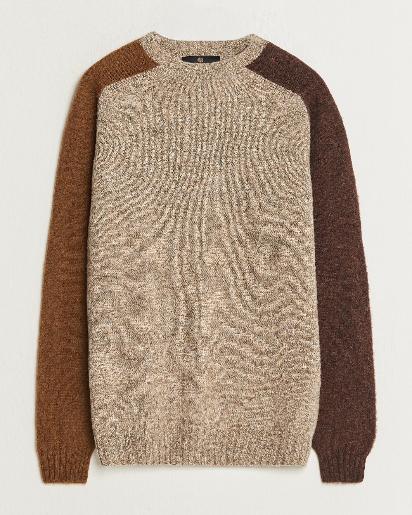 Mies | Puserot | Barbour Lifestyle | Scottish Made Block Colour Crew Light Stone