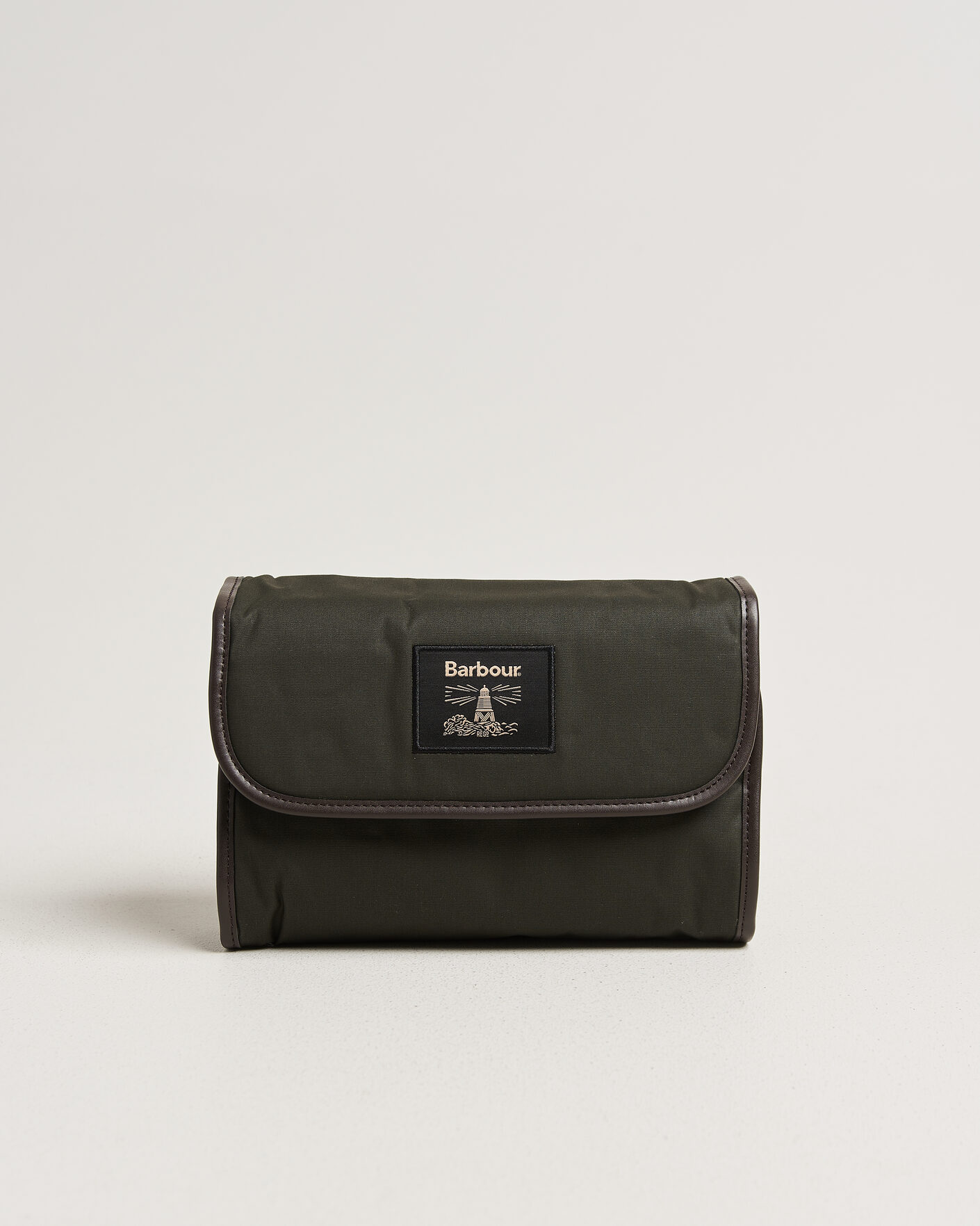 Mies | Laukut | Barbour Lifestyle | Wax Hanging Washbag Olive