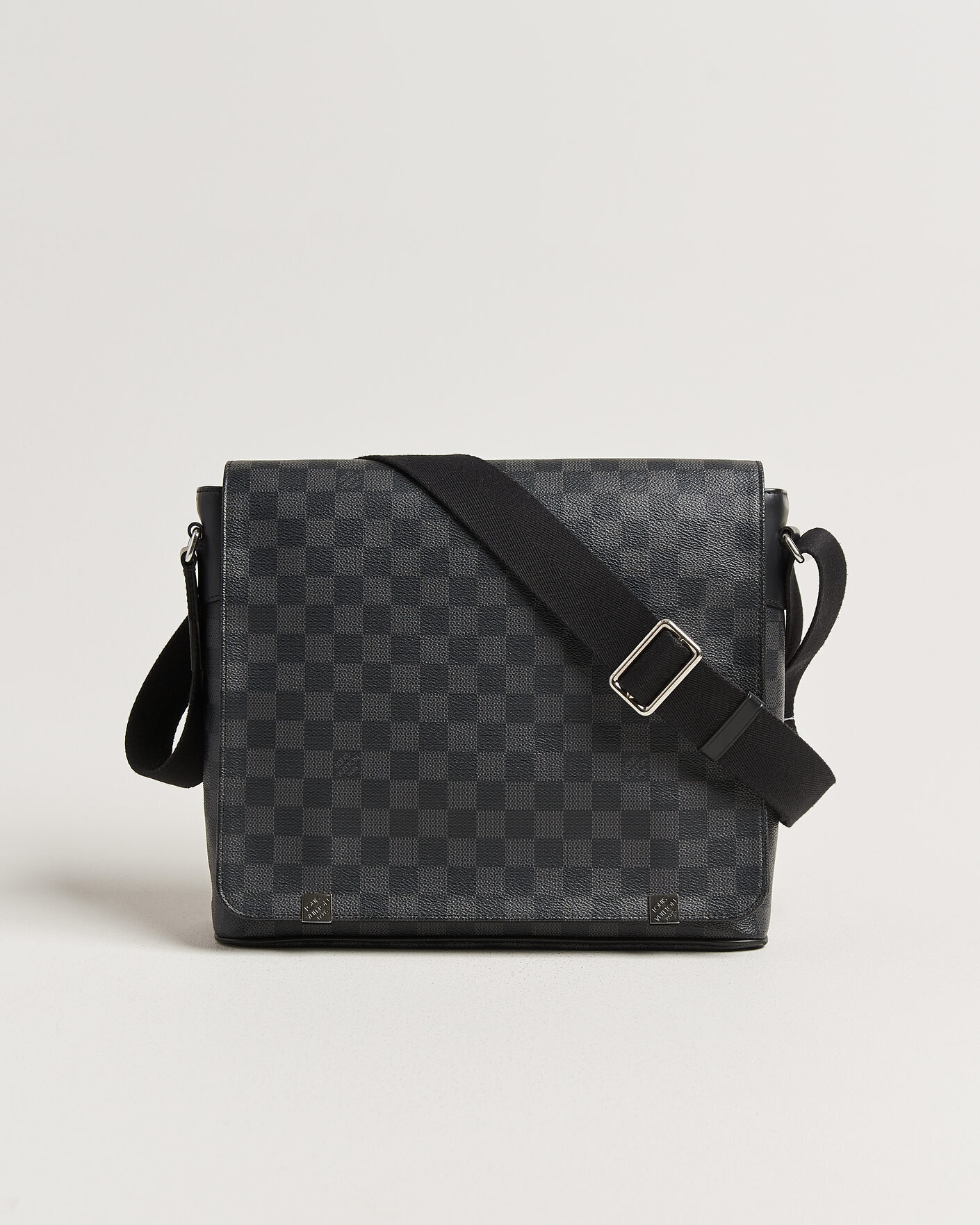 Mies | Pre-Owned & Vintage Bags | Louis Vuitton Pre-Owned | Louis Vuitton District Messenger Bag MM Damier Graphite