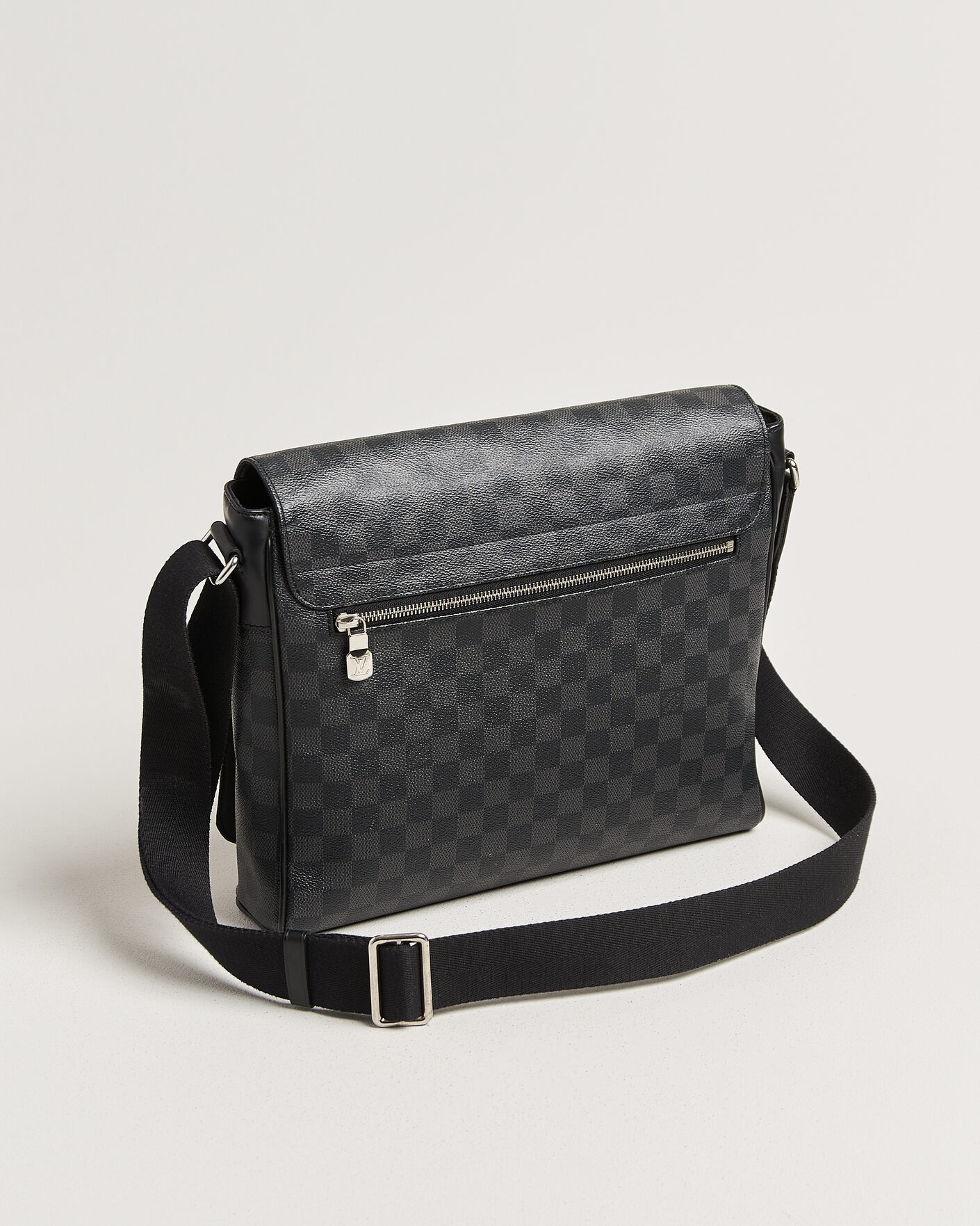 Mies | Pre-Owned & Vintage Bags | Louis Vuitton Pre-Owned | Louis Vuitton District Messenger Bag MM Damier Graphite
