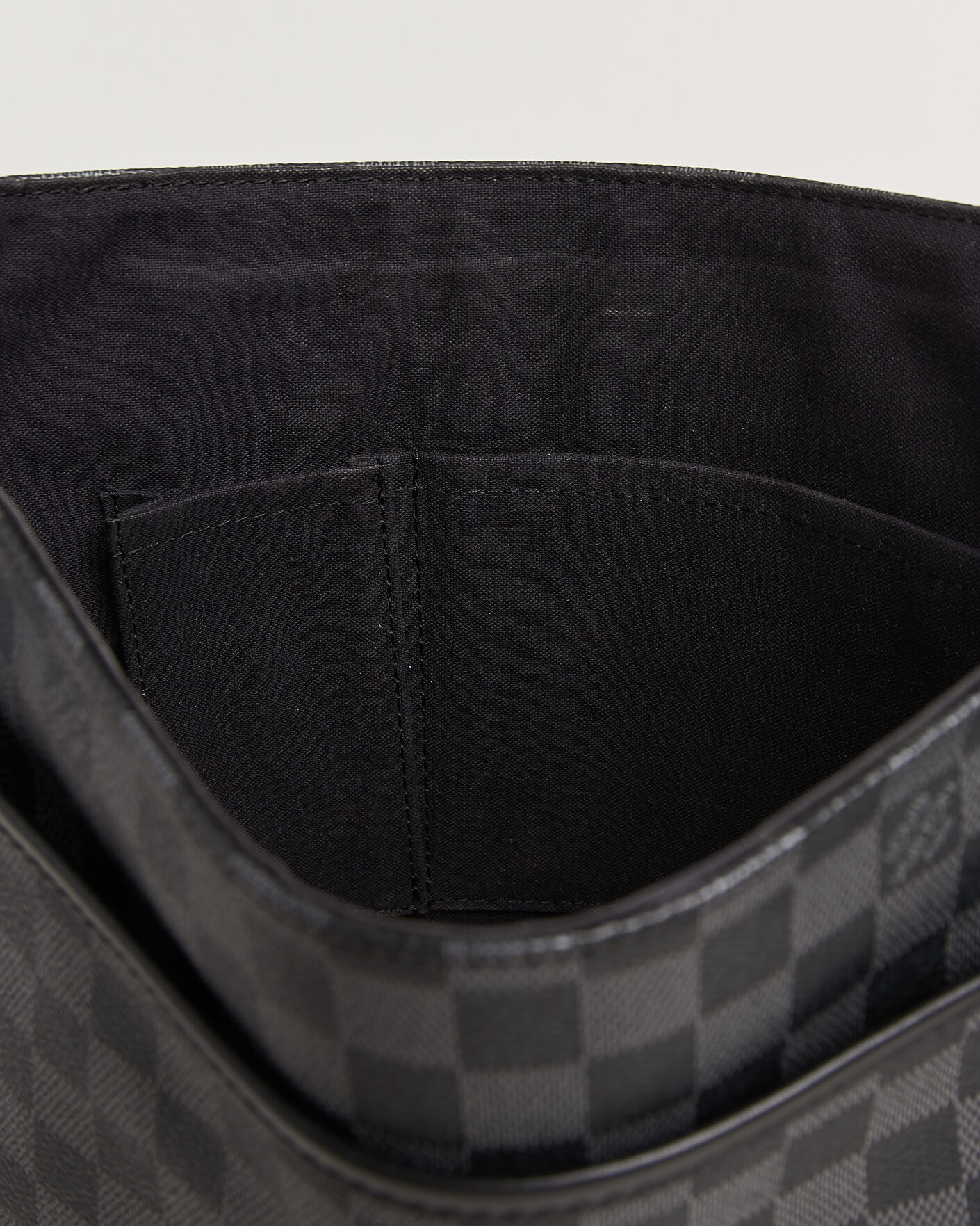 Mies | Pre-Owned & Vintage Bags | Louis Vuitton Pre-Owned | Daniel Shoulder Bag MM Damier Graphite