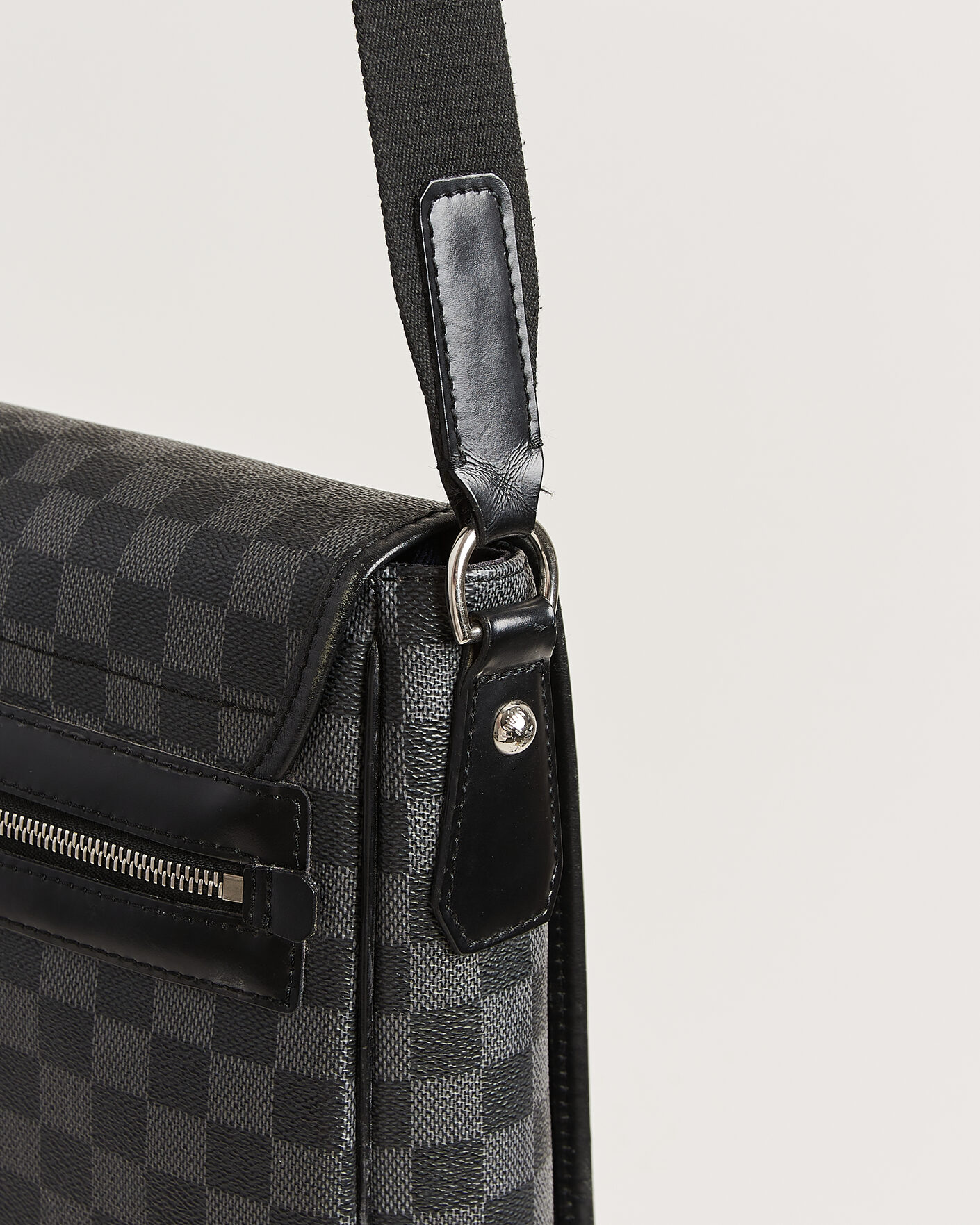 Mies | Pre-Owned & Vintage Bags | Louis Vuitton Pre-Owned | Daniel Shoulder Bag MM Damier Graphite