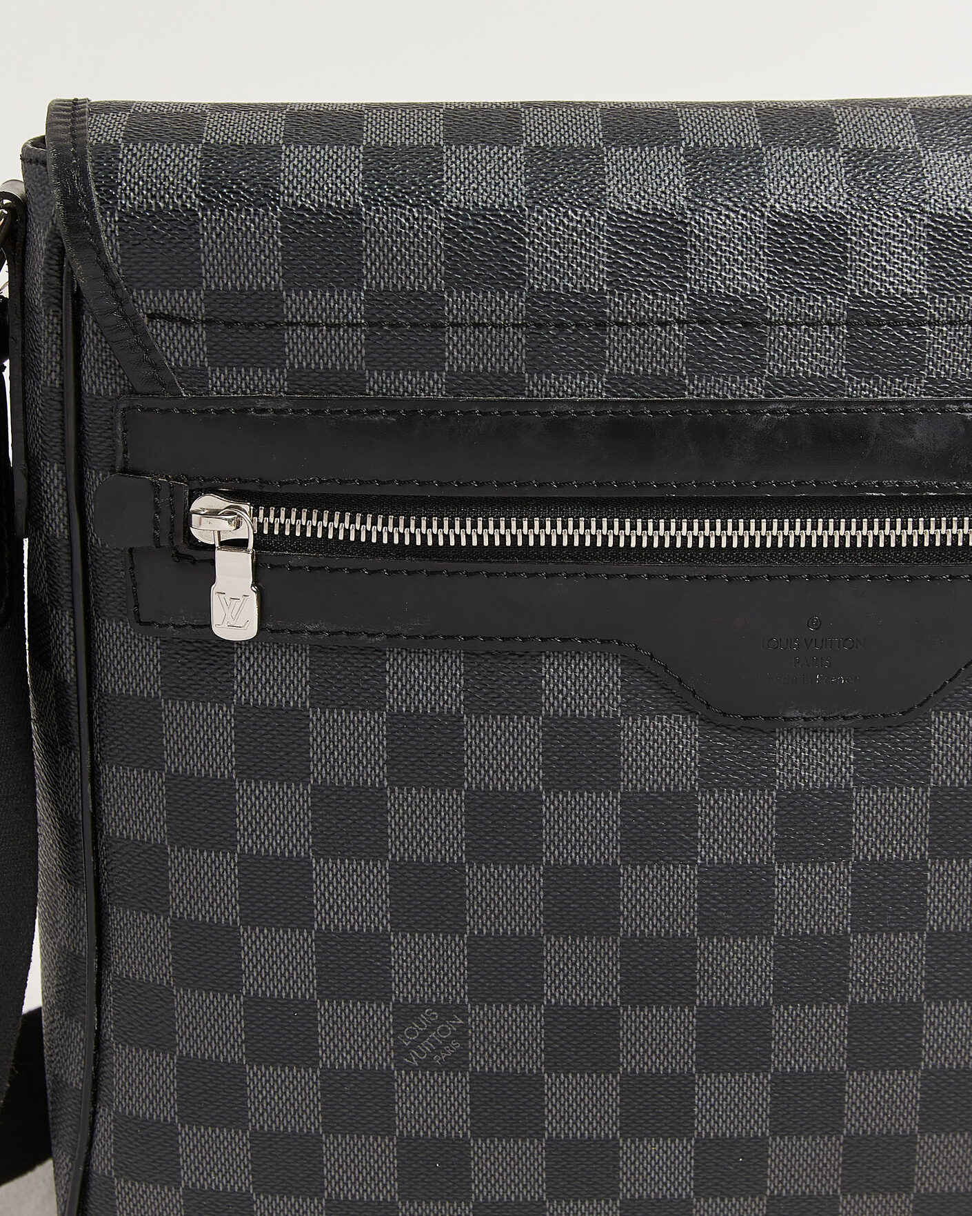 Mies | Pre-Owned & Vintage Bags | Louis Vuitton Pre-Owned | Daniel Shoulder Bag MM Damier Graphite