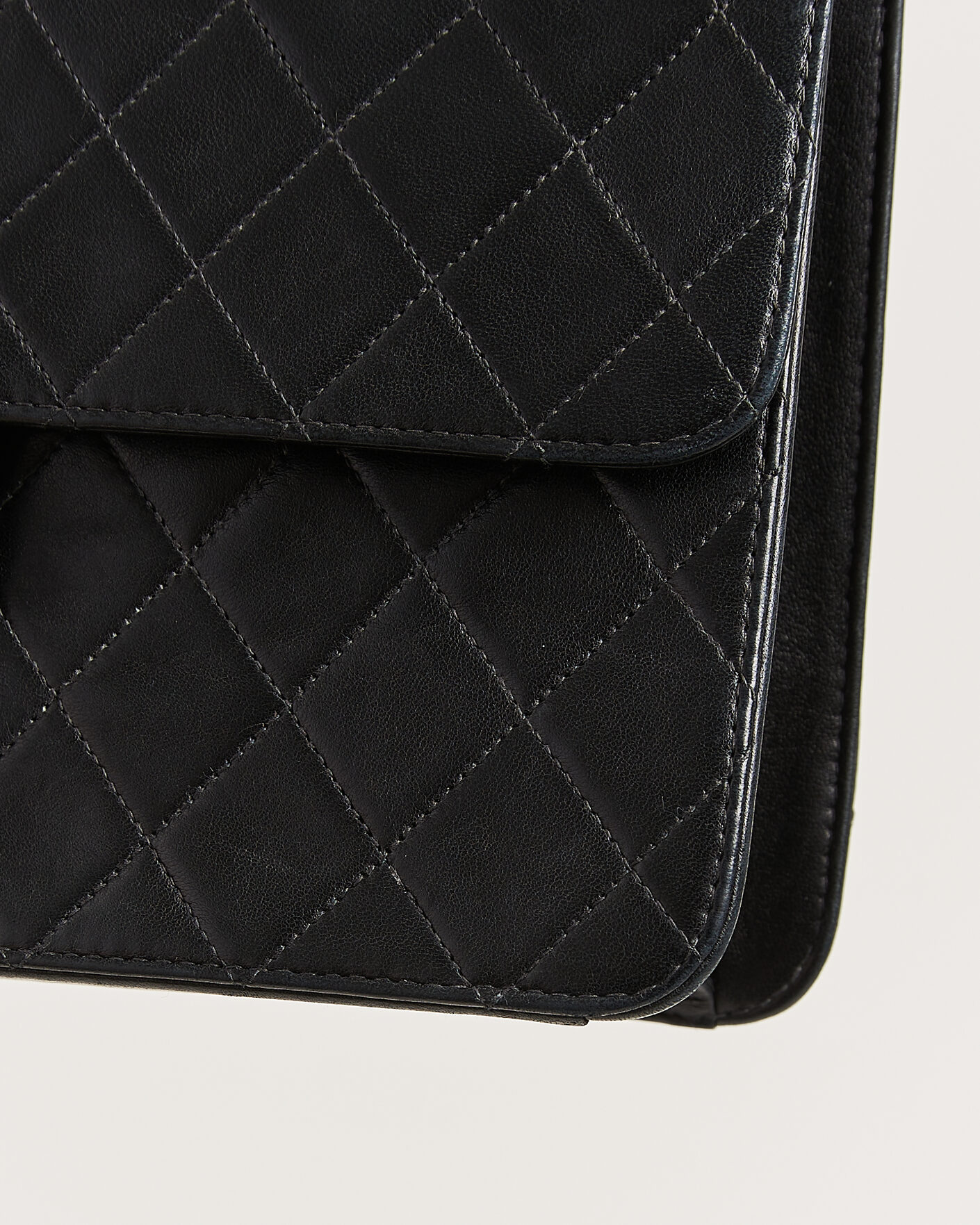Mies | Pre-Owned & Vintage Bags | Chanel Pre-Owned | Single Flap Bag Black