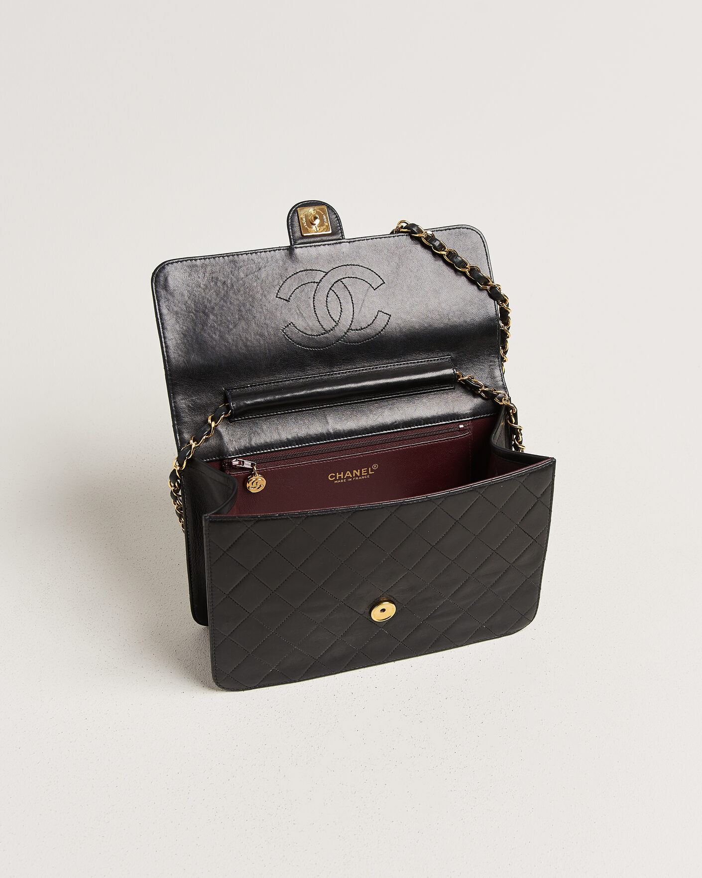 Mies | Pre-Owned & Vintage Bags | Chanel Pre-Owned | Single Flap Bag Black