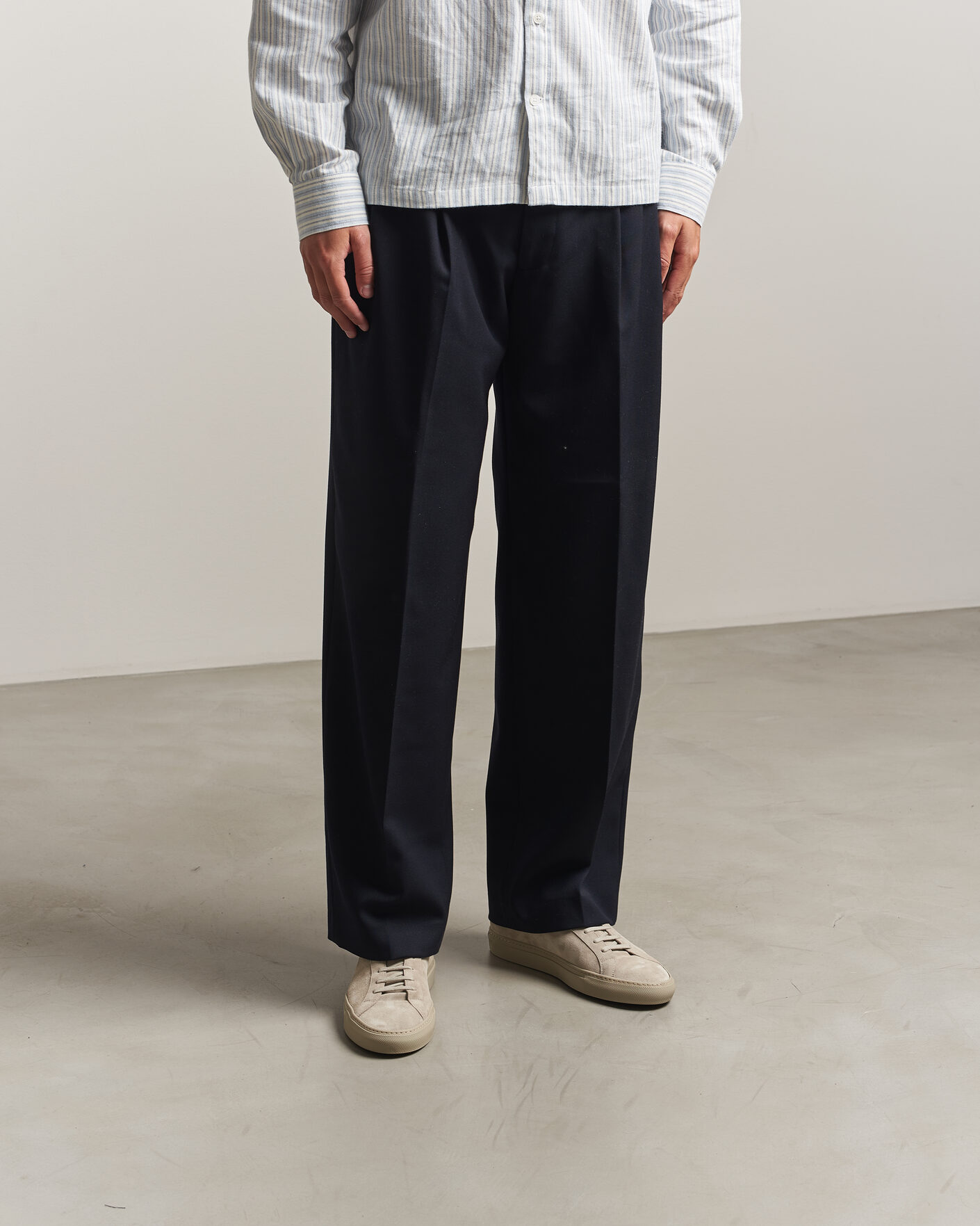 Mies | Tennarit | Common Projects | Original Achilles Suede Sneaker Warm Grey