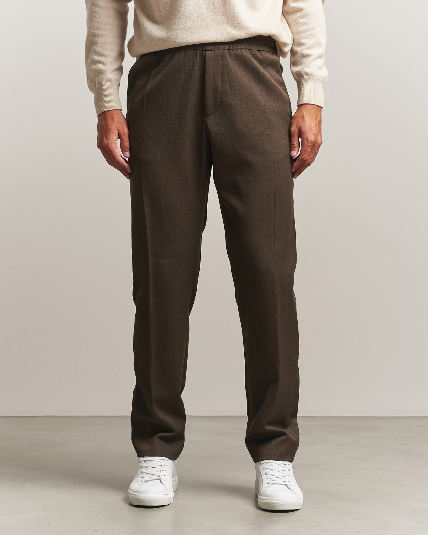 Mies | Housut | Filippa K | Theo Relaxed Wool Trousers Walnut Brown