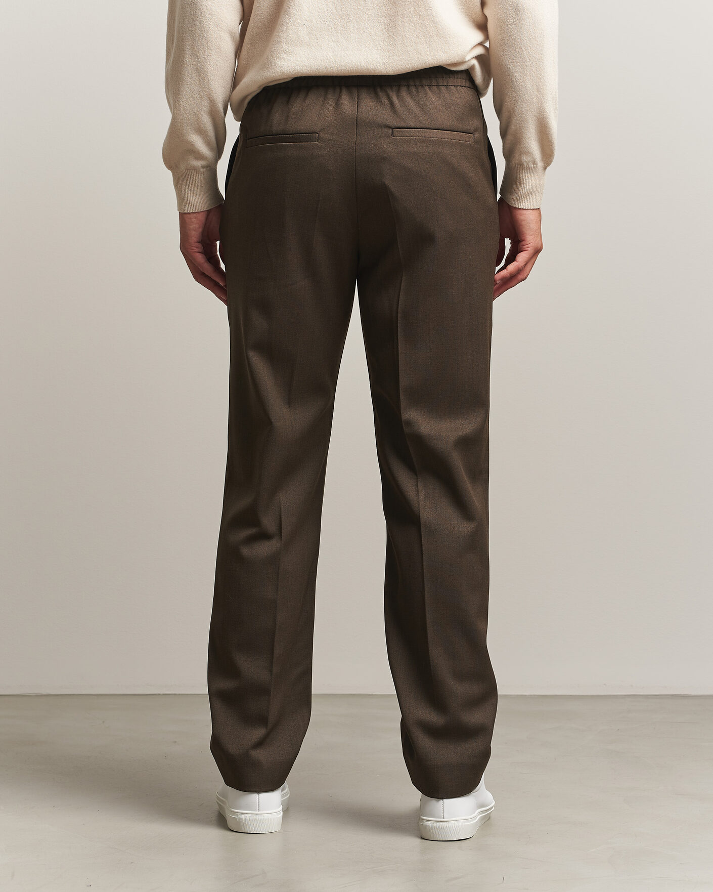 Mies | Housut | Filippa K | Theo Relaxed Wool Trousers Walnut Brown