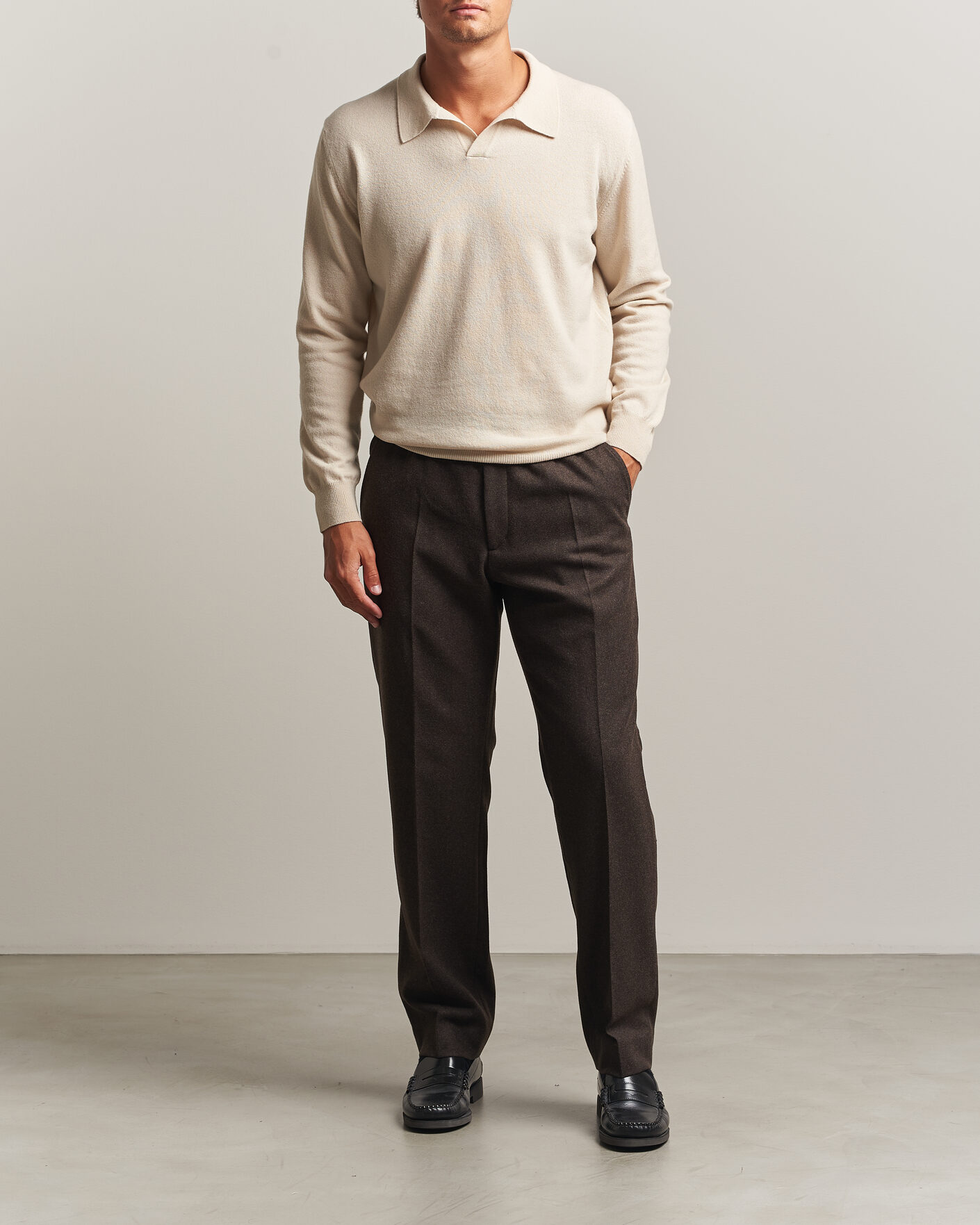 Mies | Housut | Filippa K | Theo Relaxed Flannel Trousers Walnut Brown