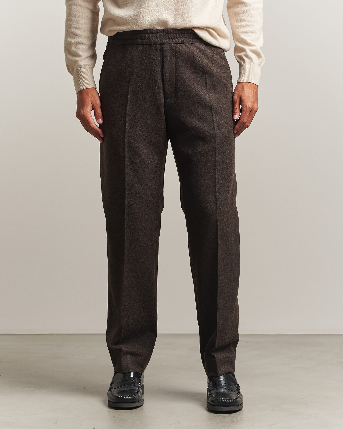 Mies | Housut | Filippa K | Theo Relaxed Flannel Trousers Walnut Brown