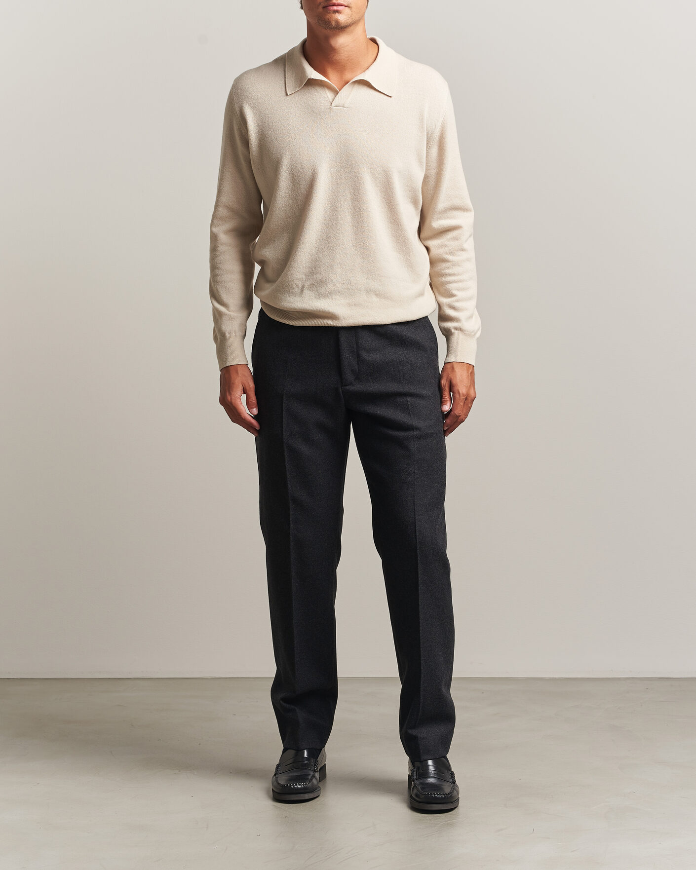 Mies | Housut | Filippa K | Theo Relaxed Flannel Trousers Anthracite Melange