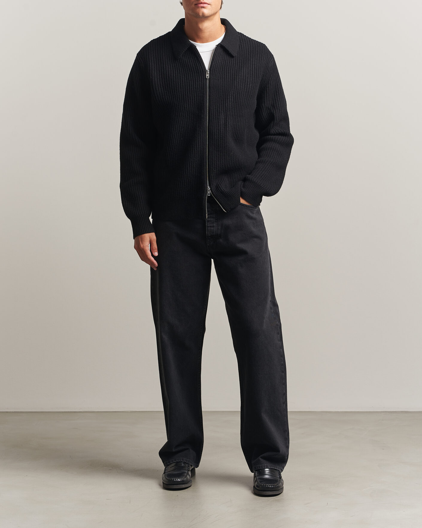 Mies | Puserot | Filippa K | Ribbed Wool Knitted Full Zip Black