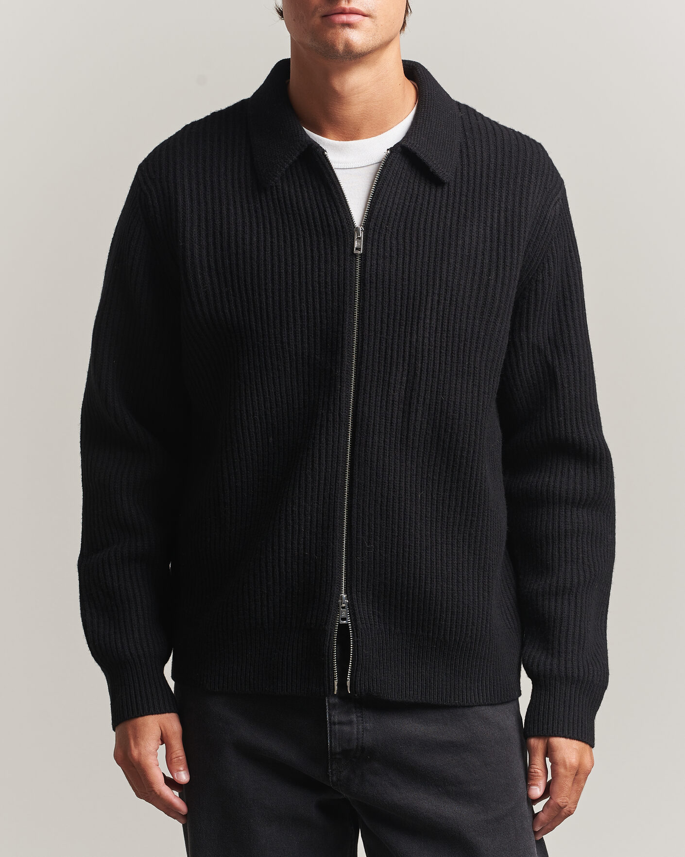Mies | Puserot | Filippa K | Ribbed Wool Knitted Full Zip Black